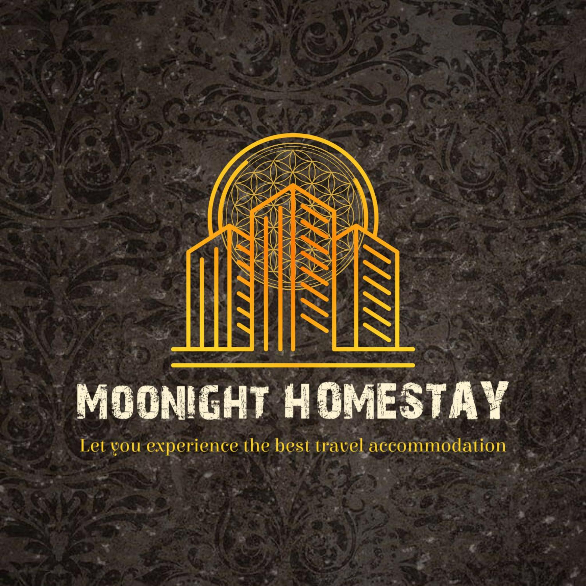 Moonight Luxe Suite, Cameron's Emerald Avenue