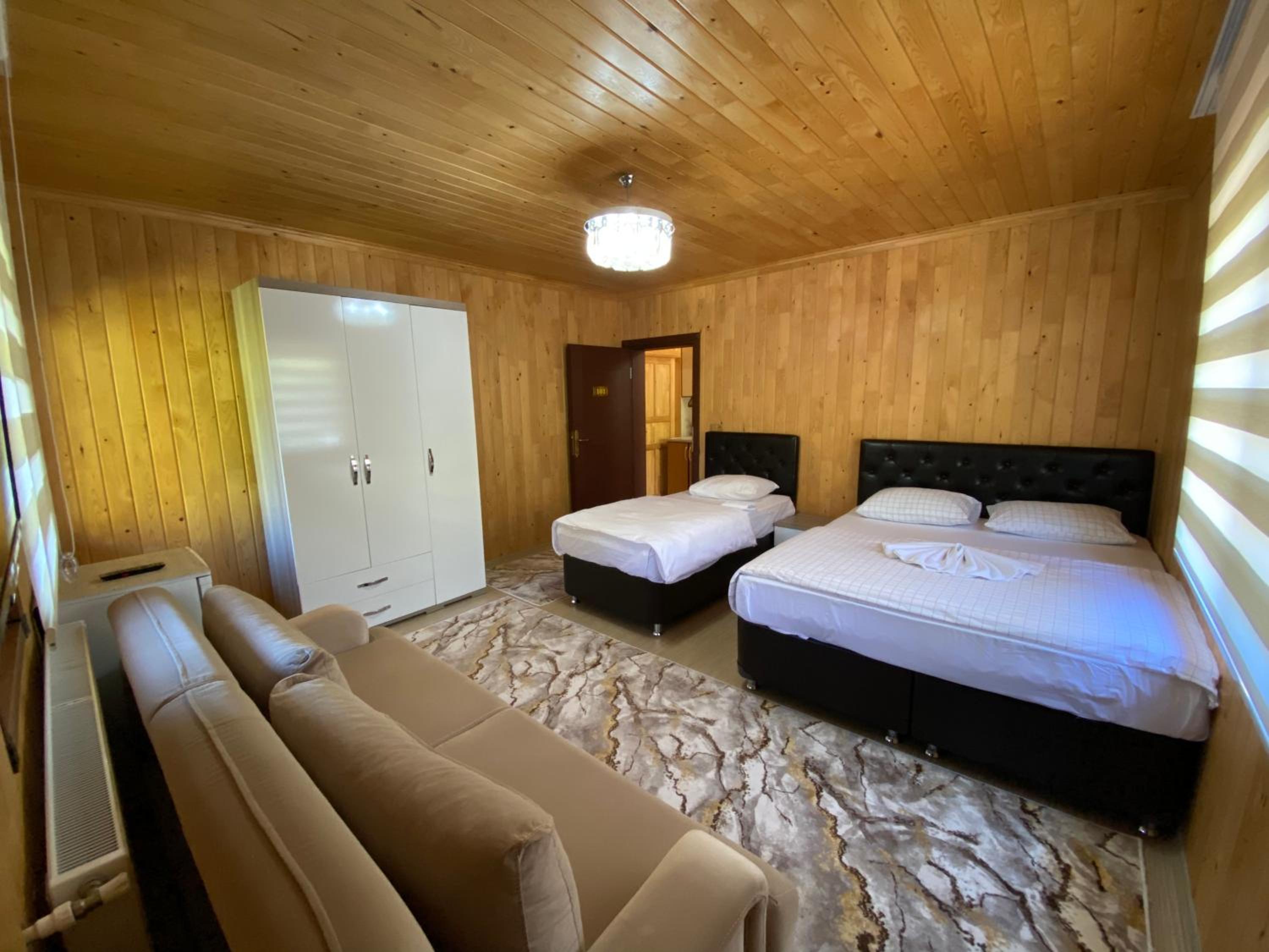 Yüce Suite