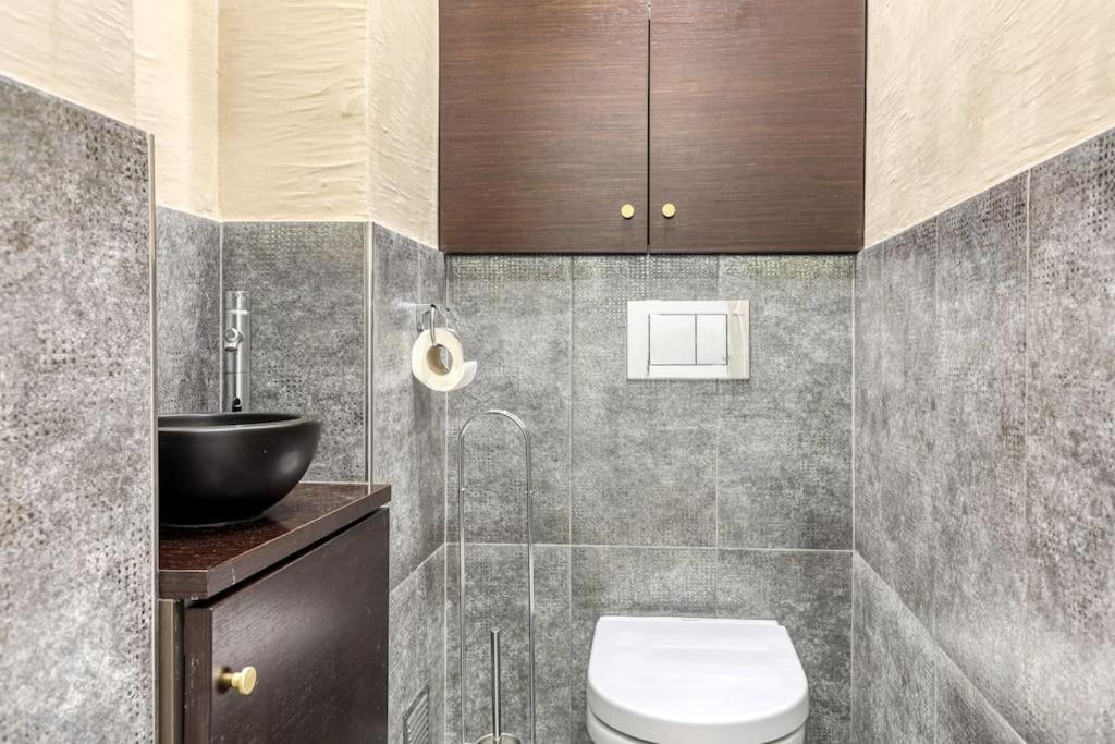 Montaigne Executive Suite
