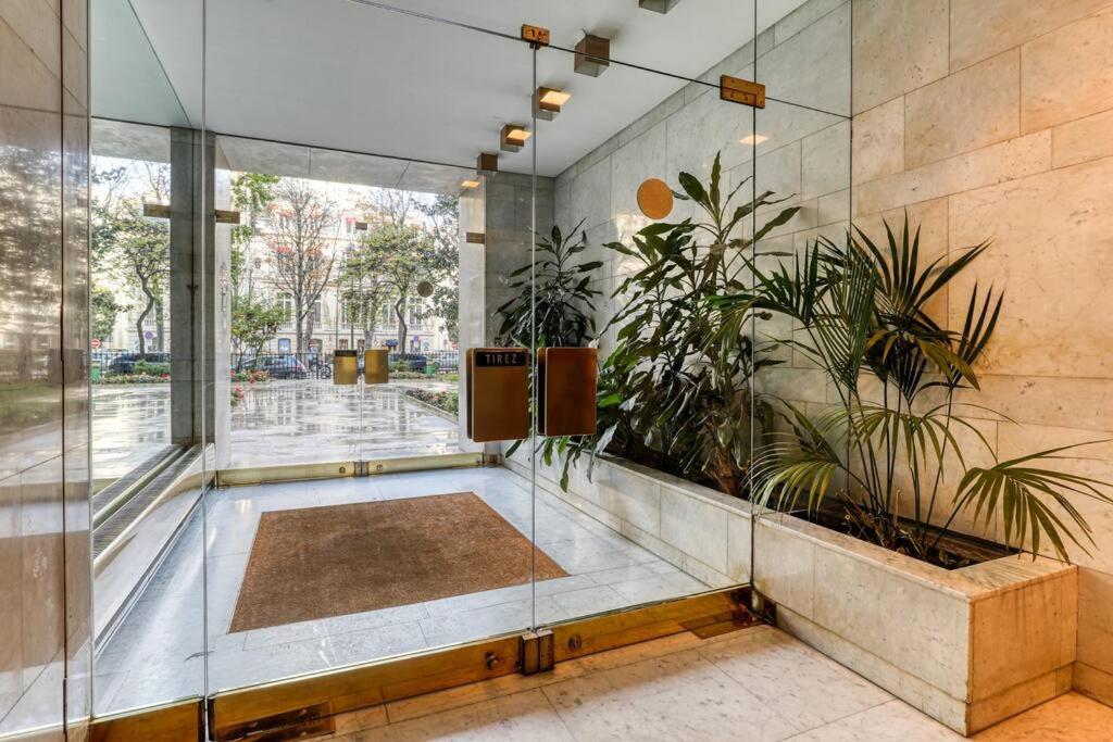 Montaigne Executive Suite