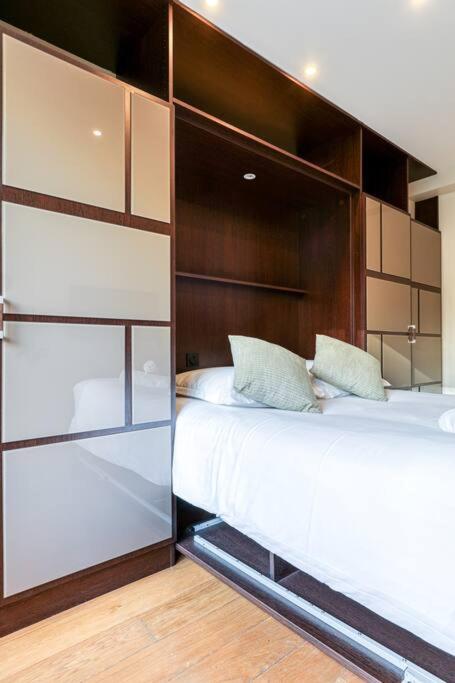 Montaigne Executive Suite