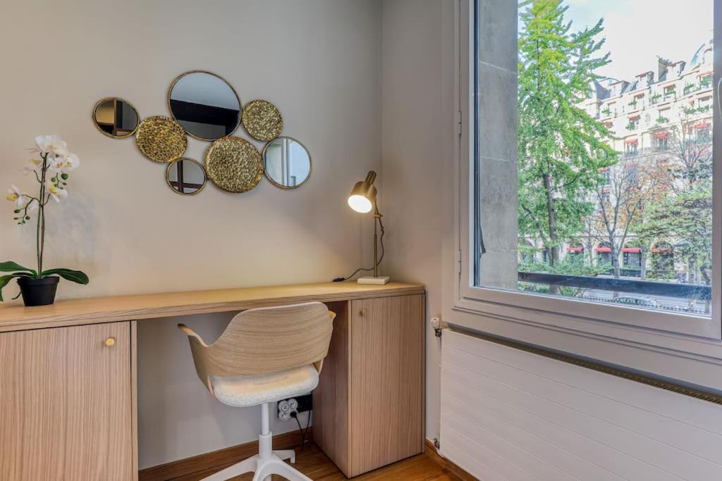 Montaigne Executive Suite