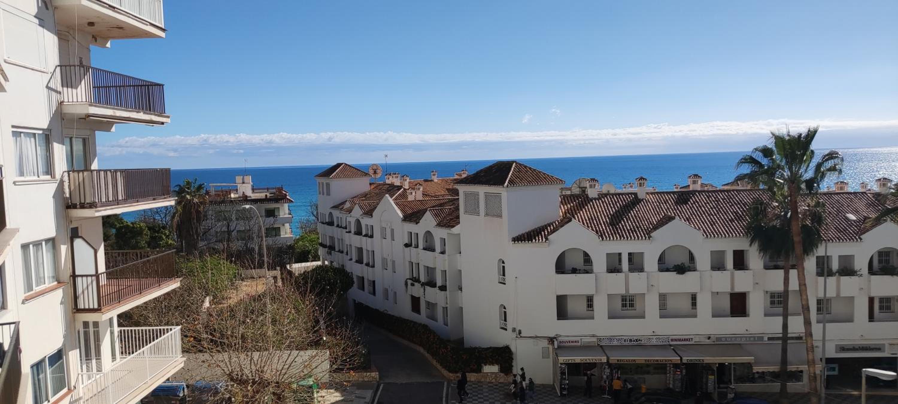 Nerja Gaviota holidays piscina y playa view 2