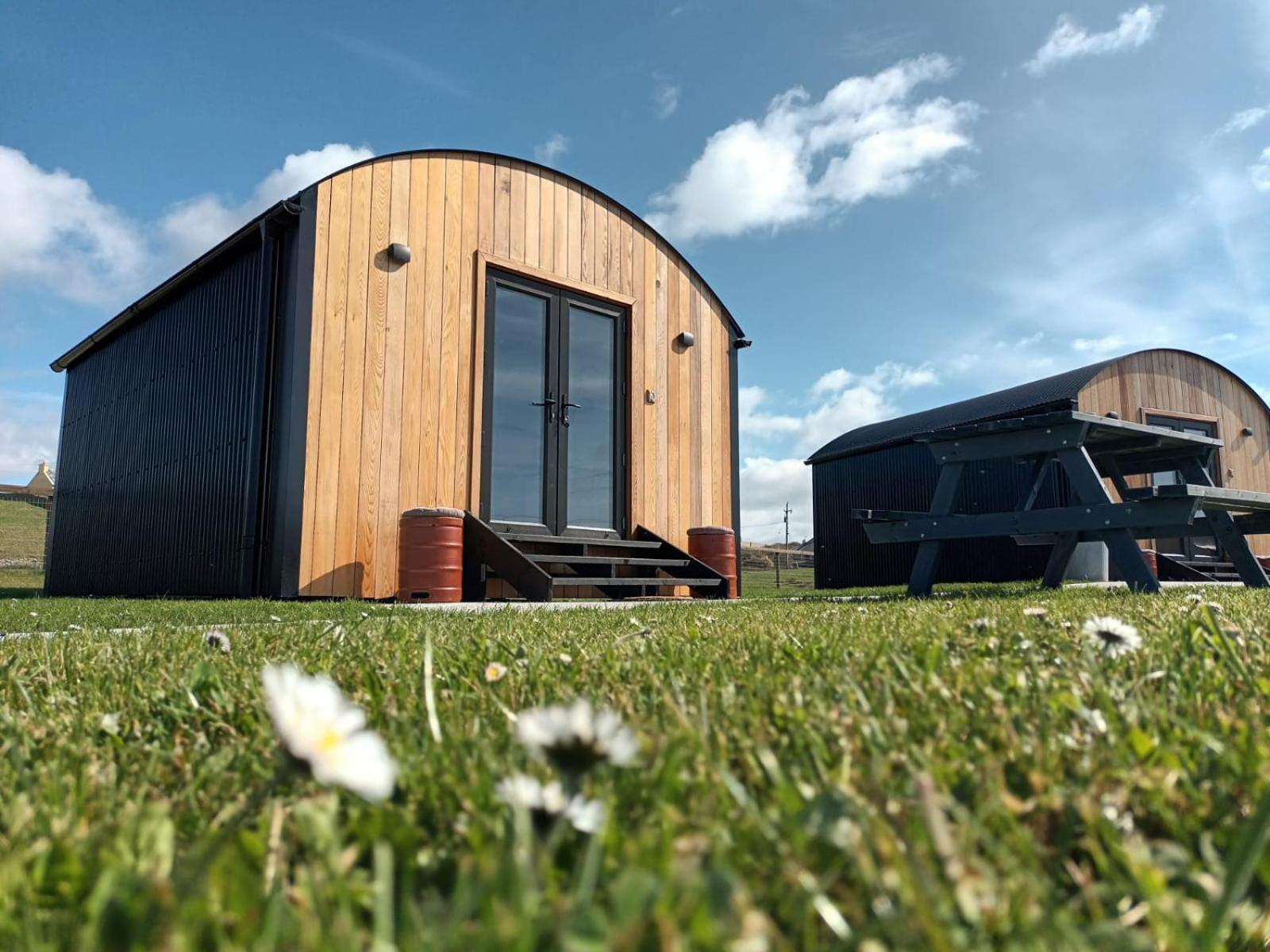 Hotel Castledarcy Glamping - Image 1