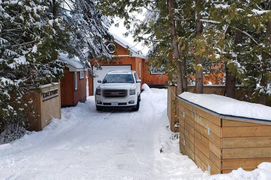 Modern Chic Cottage - Hot Tub, Sauna, Tay Trail