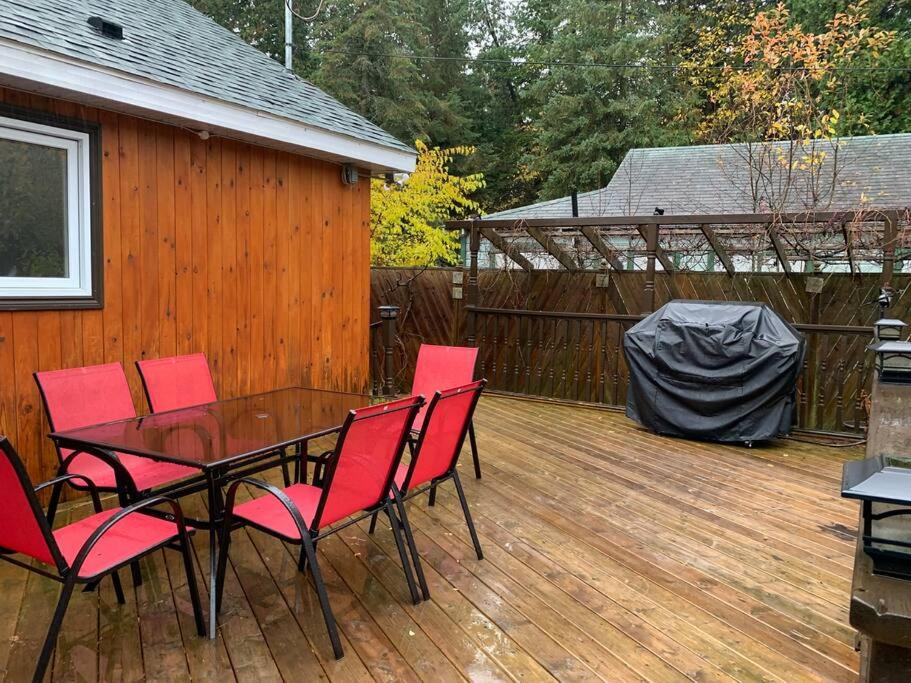 Modern Chic Cottage - Hot Tub, Sauna, Tay Trail