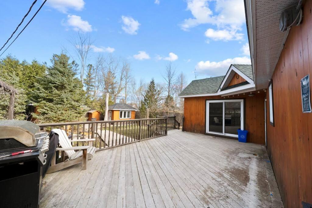 Modern Chic Cottage - Hot Tub, Sauna, Tay Trail