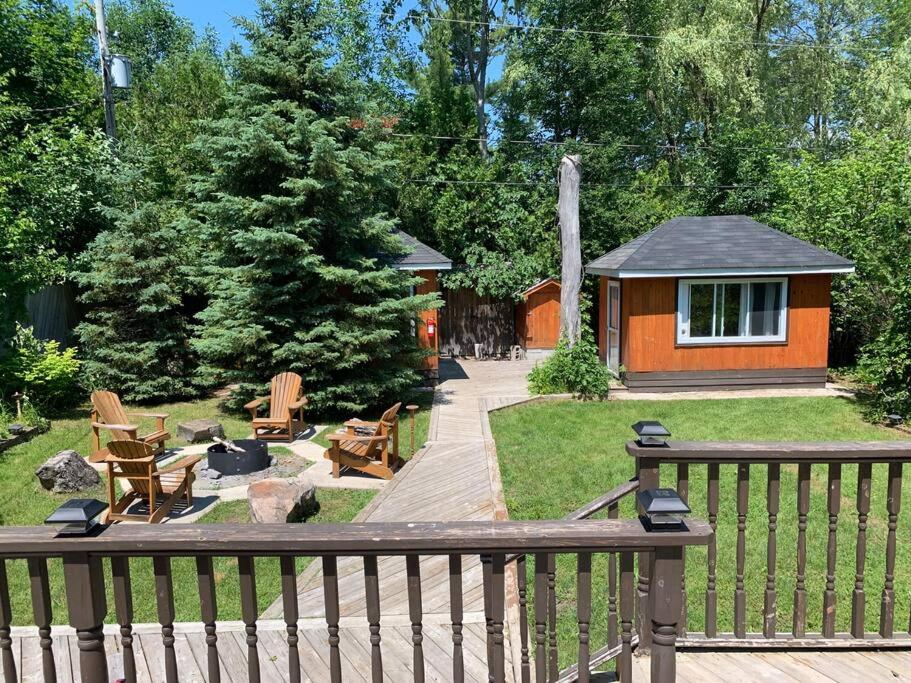 Modern Chic Cottage - Hot Tub, Sauna, Tay Trail