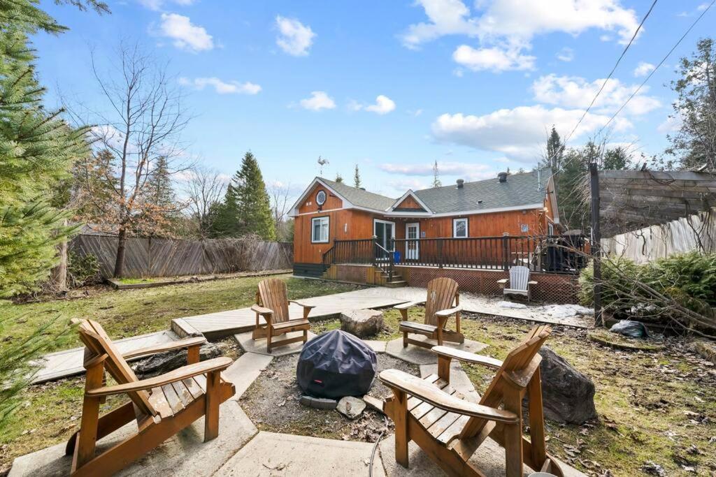 Modern Chic Cottage - Hot Tub, Sauna, Tay Trail
