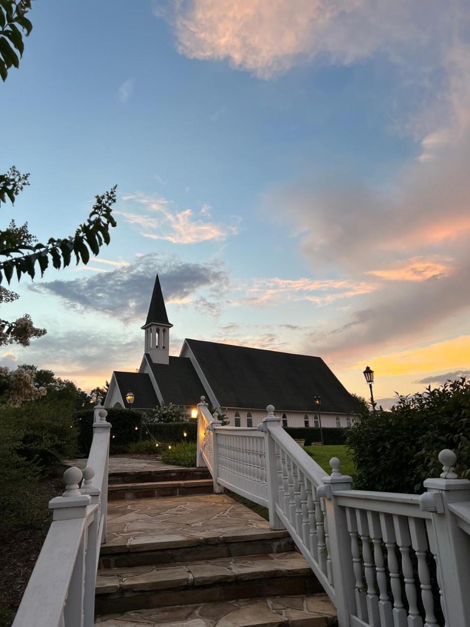 Whitestone Inn