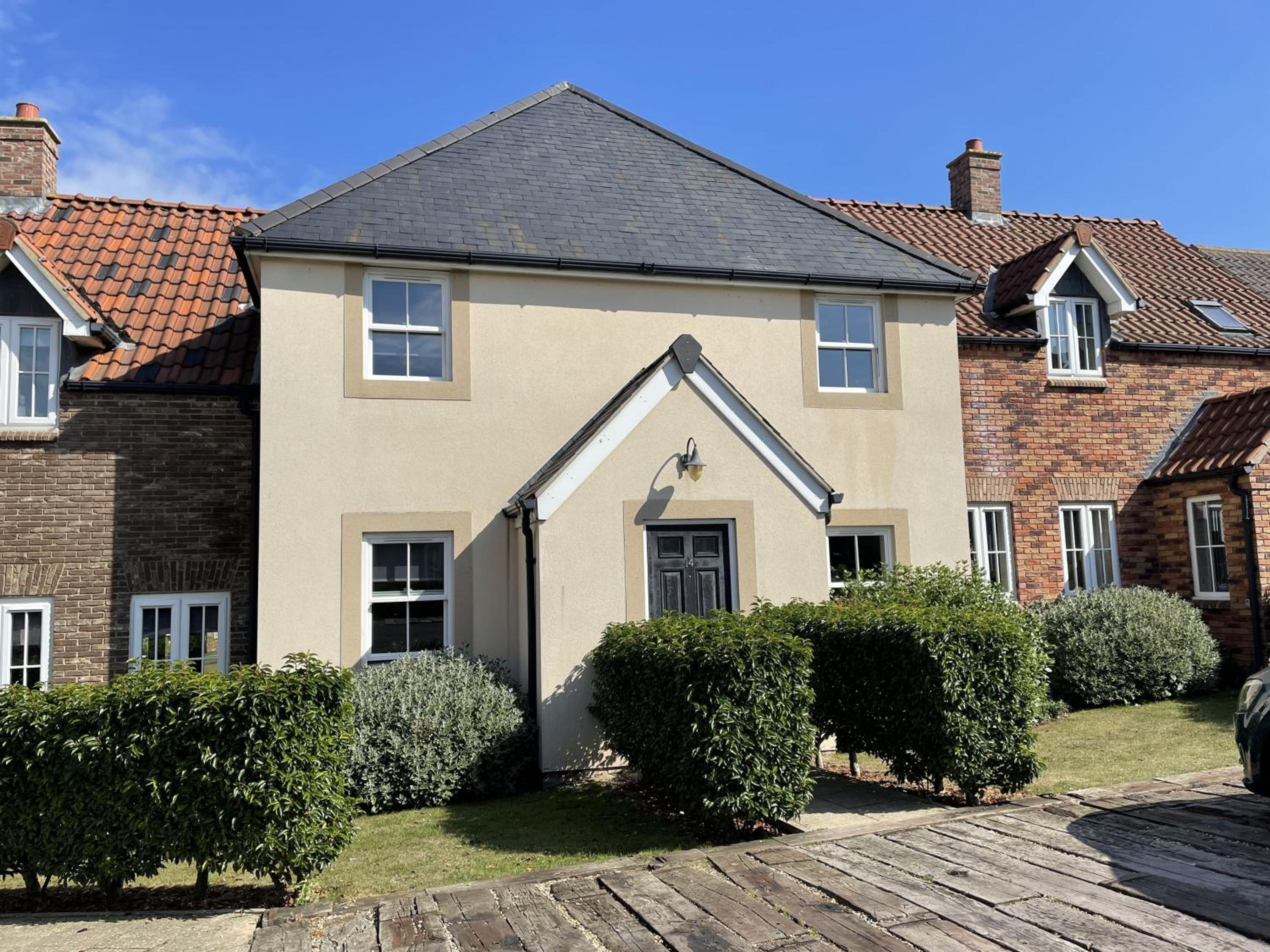 Coral Shores - Part of the The Bay Filey Holiday Village with pool, gym and direct beach access, pub, restaurant, tennis and meadows walks