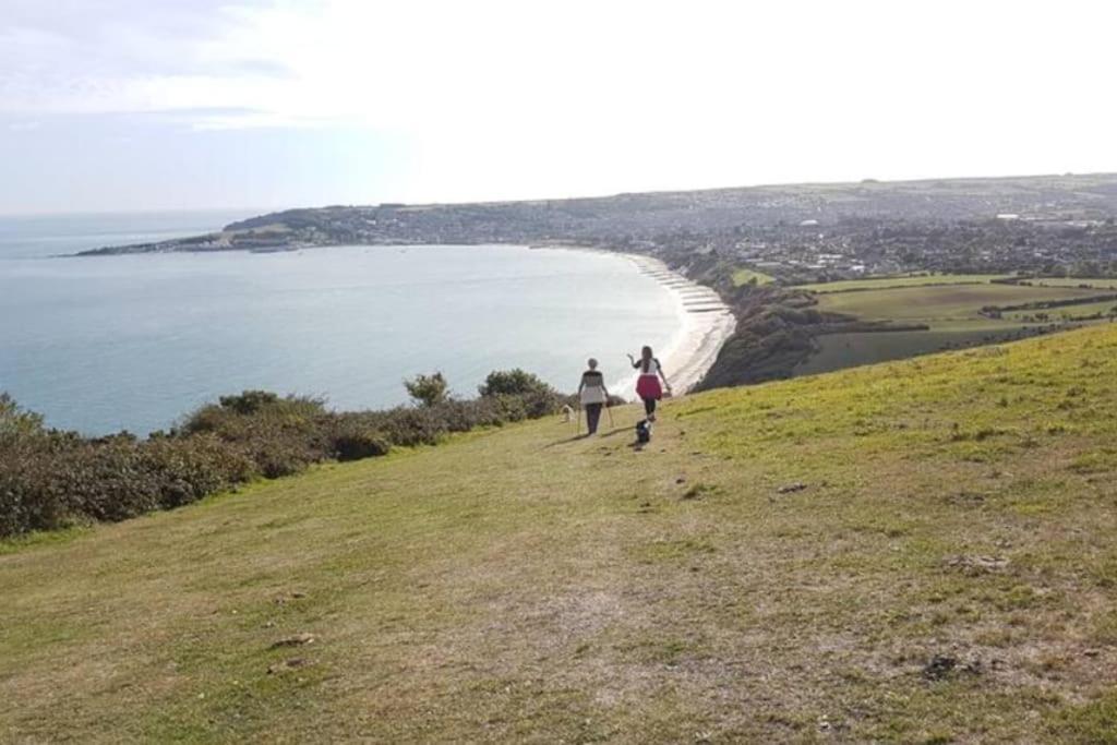 Church View - 2 bed Cosy Cottage in Swanage view 3