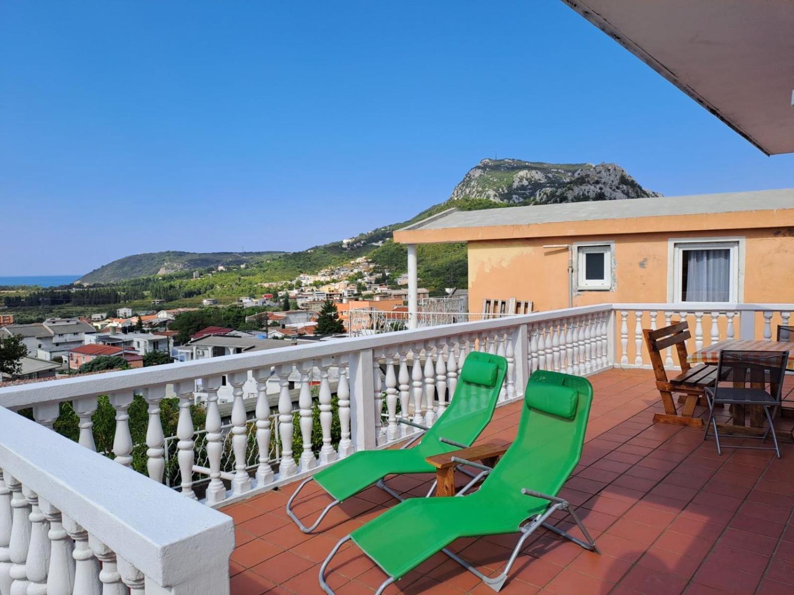 Villa Peonia view 2