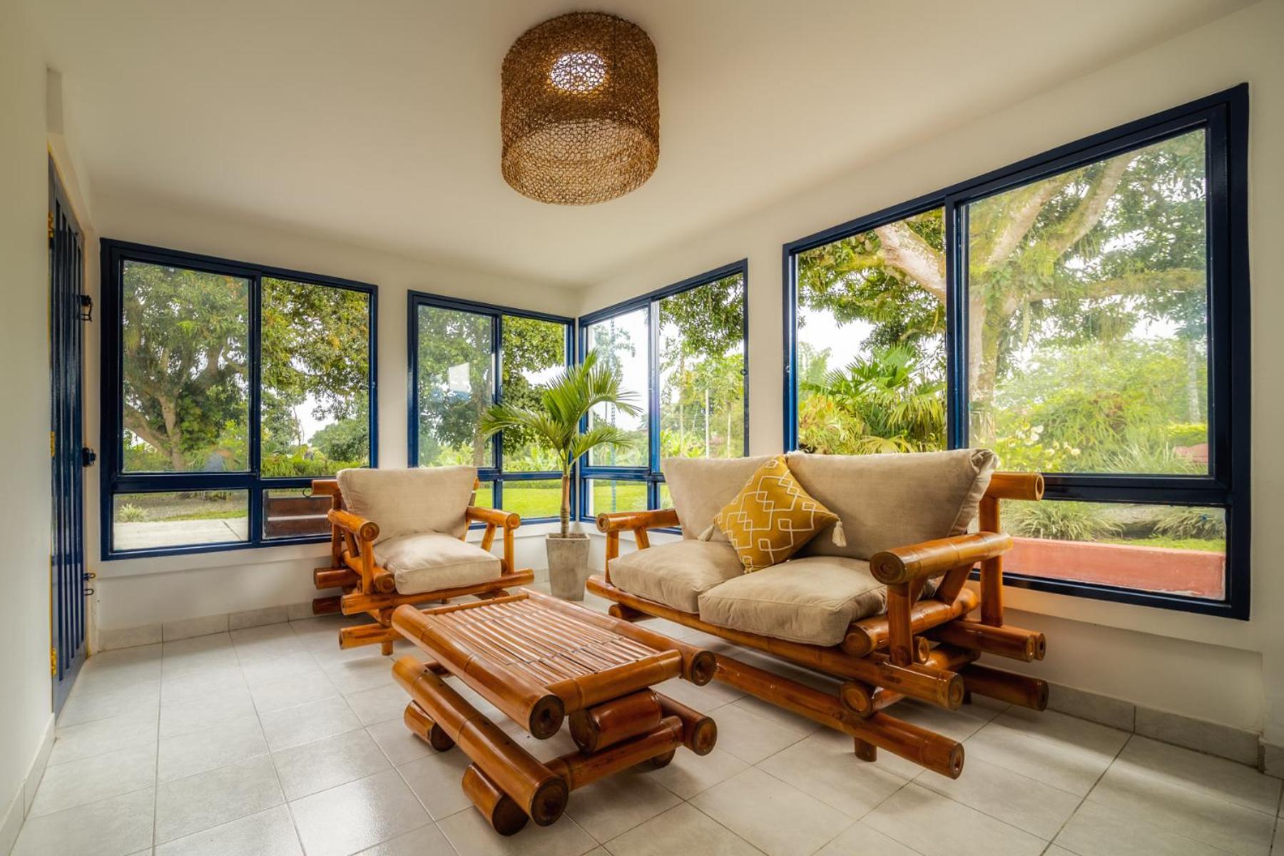 Finca privada para grupos con piscina, jacuzzi y cancha Montenegro Quindío