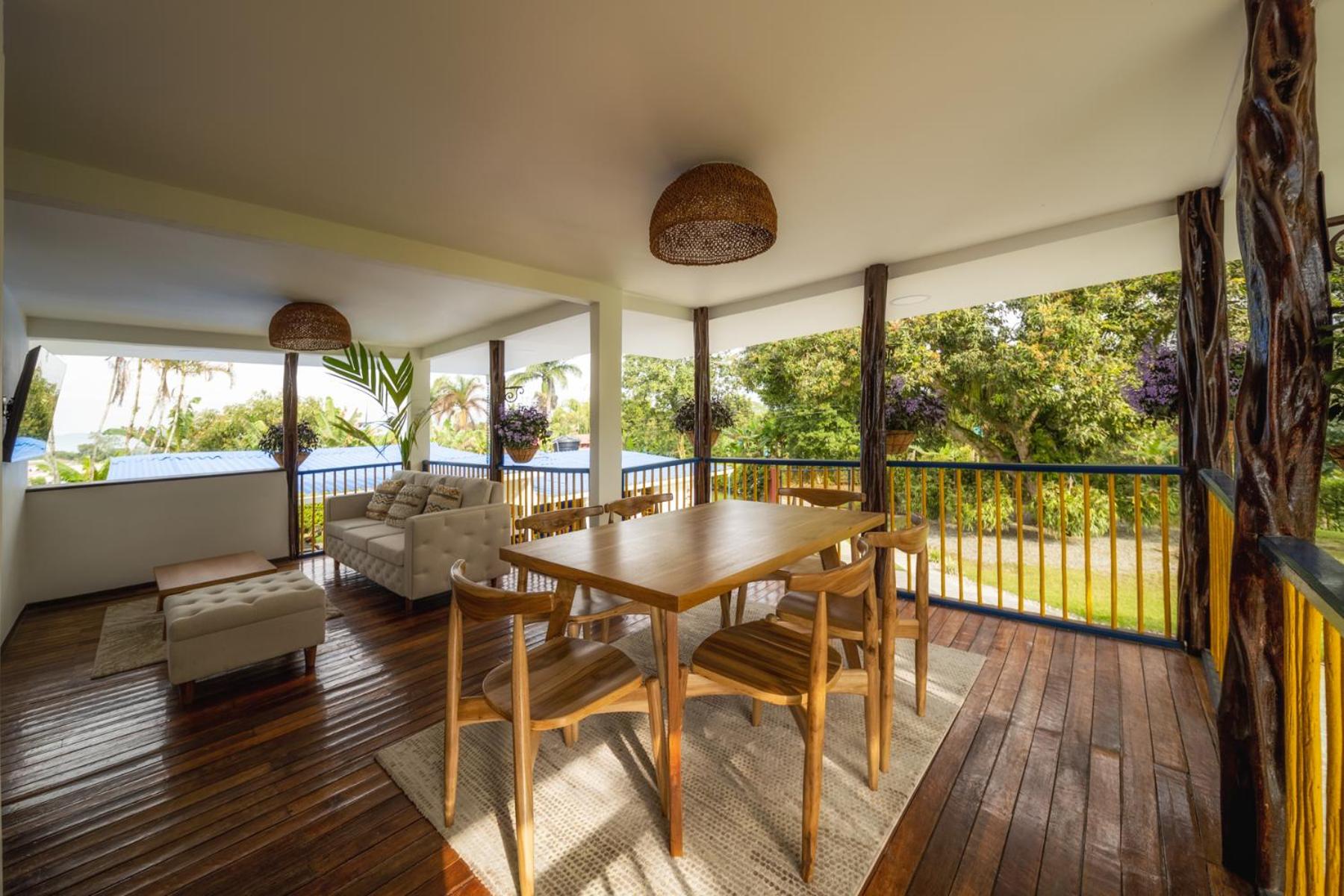 Finca privada para grupos con piscina, jacuzzi y cancha Montenegro Quindío