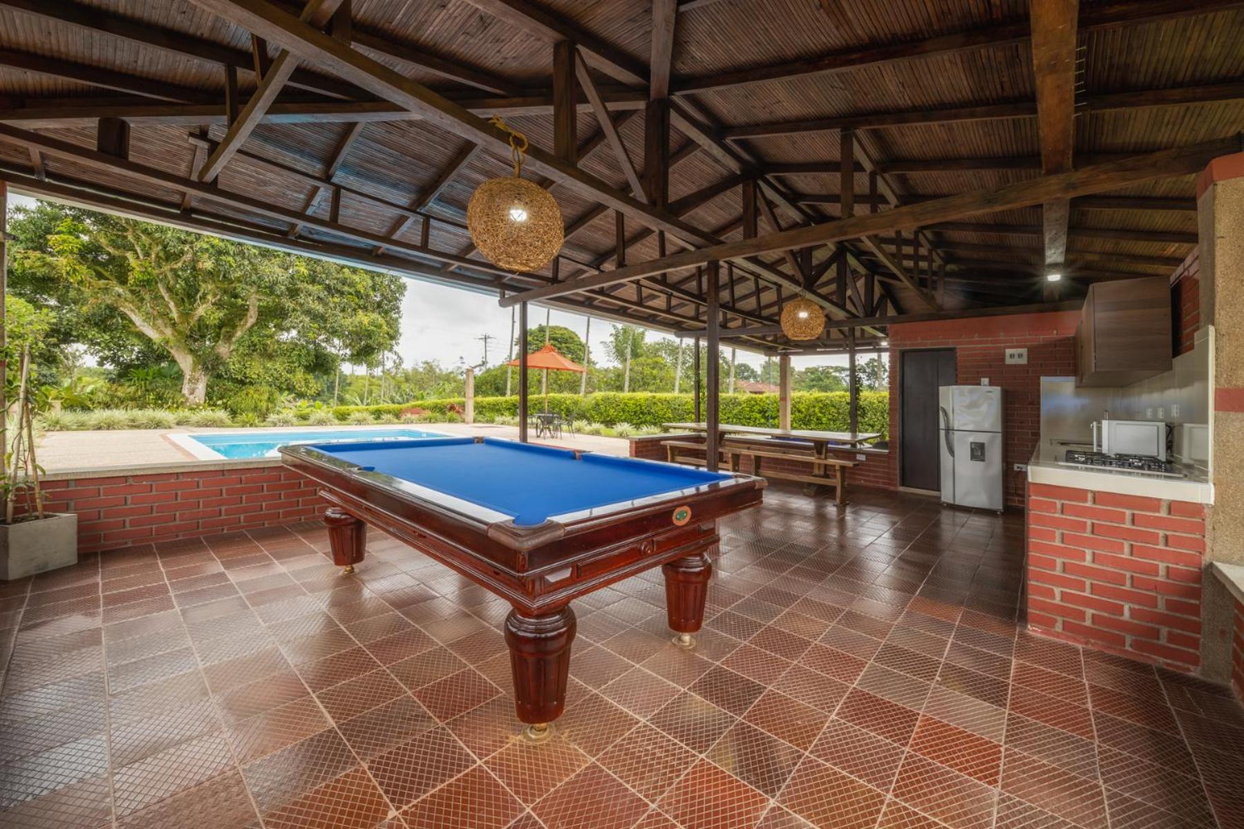Finca privada para grupos con piscina, jacuzzi y cancha Montenegro Quindío