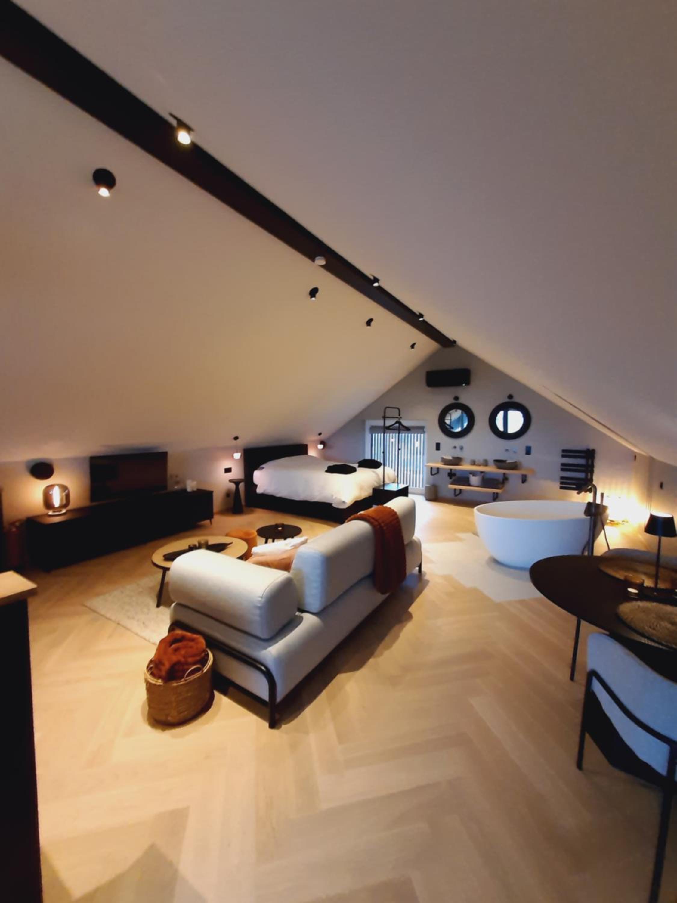Le Milan Royal -suite luxueuse avec sauna et jacuzzi