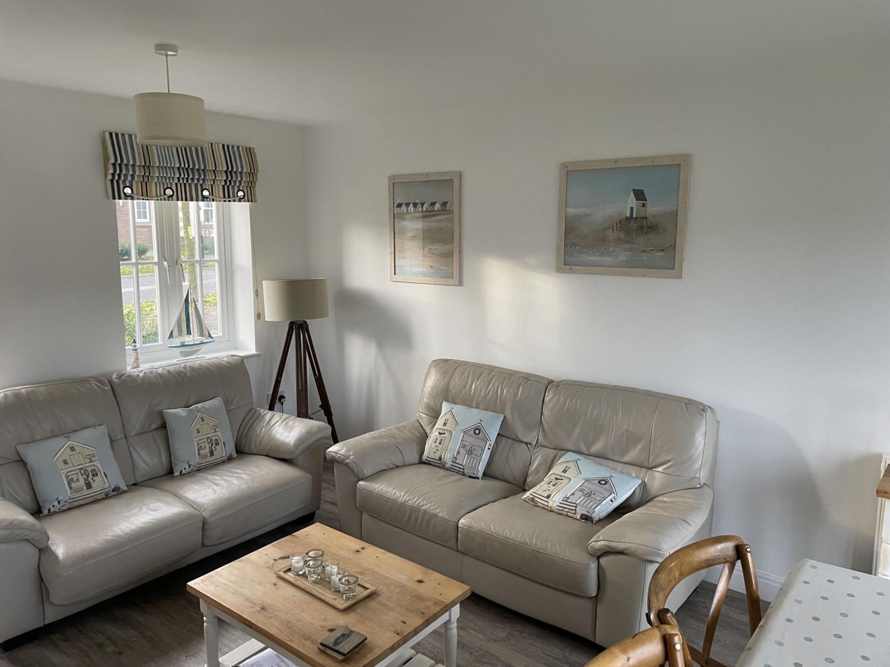 Lees Plaice - Part of the The Bay Filey Holiday Village with pool, gym and direct beach access, pub, restaurant, tennis and meadows walks