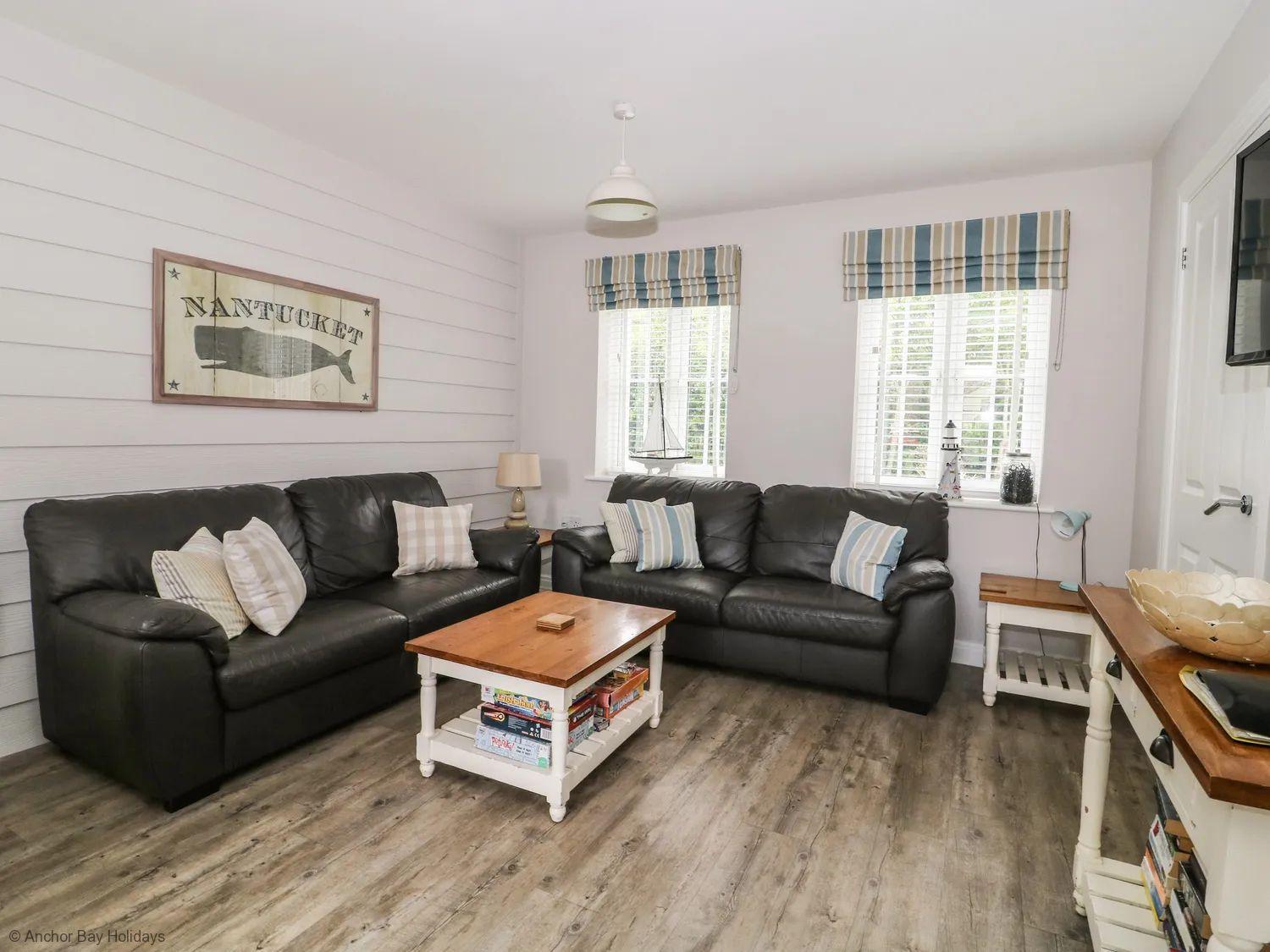 Nantucket Cottage - Part of the The Bay Filey Holiday Village with pool, gym and direct beach access, pub, restaurant, tennis and meadows walks