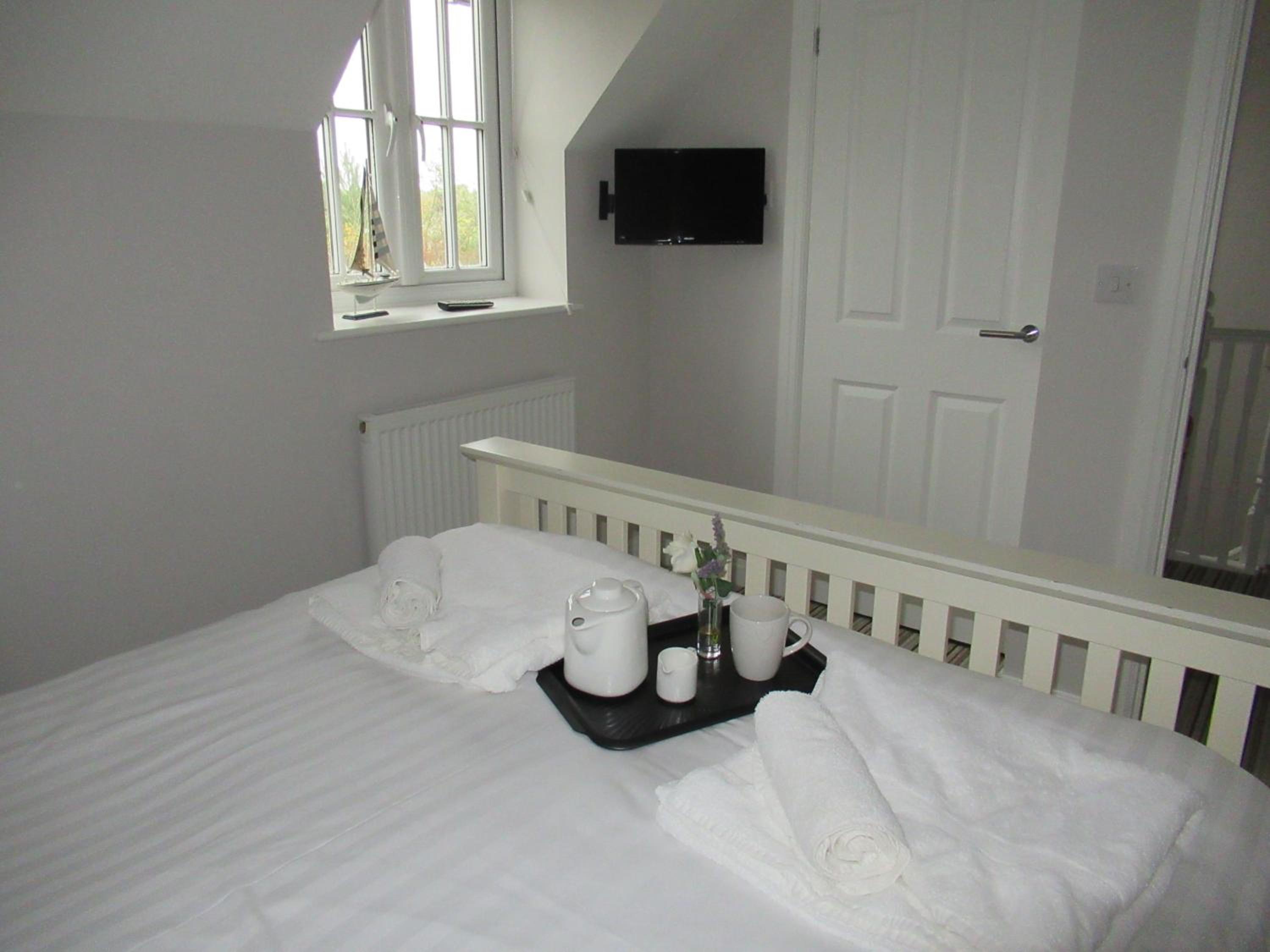 Nantucket Cottage - Part of the The Bay Filey Holiday Village with pool, gym and direct beach access, pub, restaurant, tennis and meadows walks