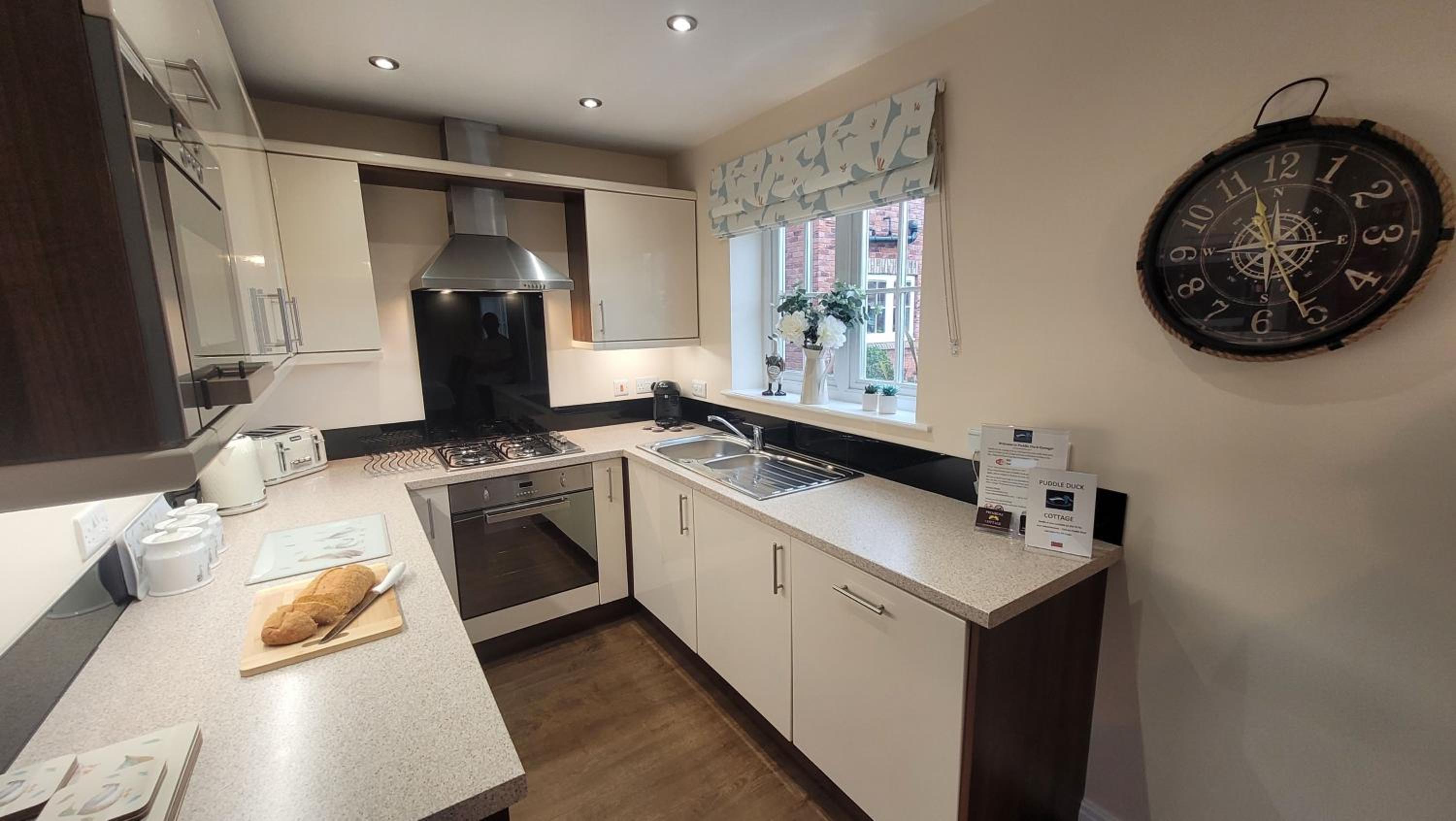 Puddleduck Cottage - Part of the The Bay Filey Holiday Village with pool, gym and direct beach access, pub, restaurant, tennis and meadows walks