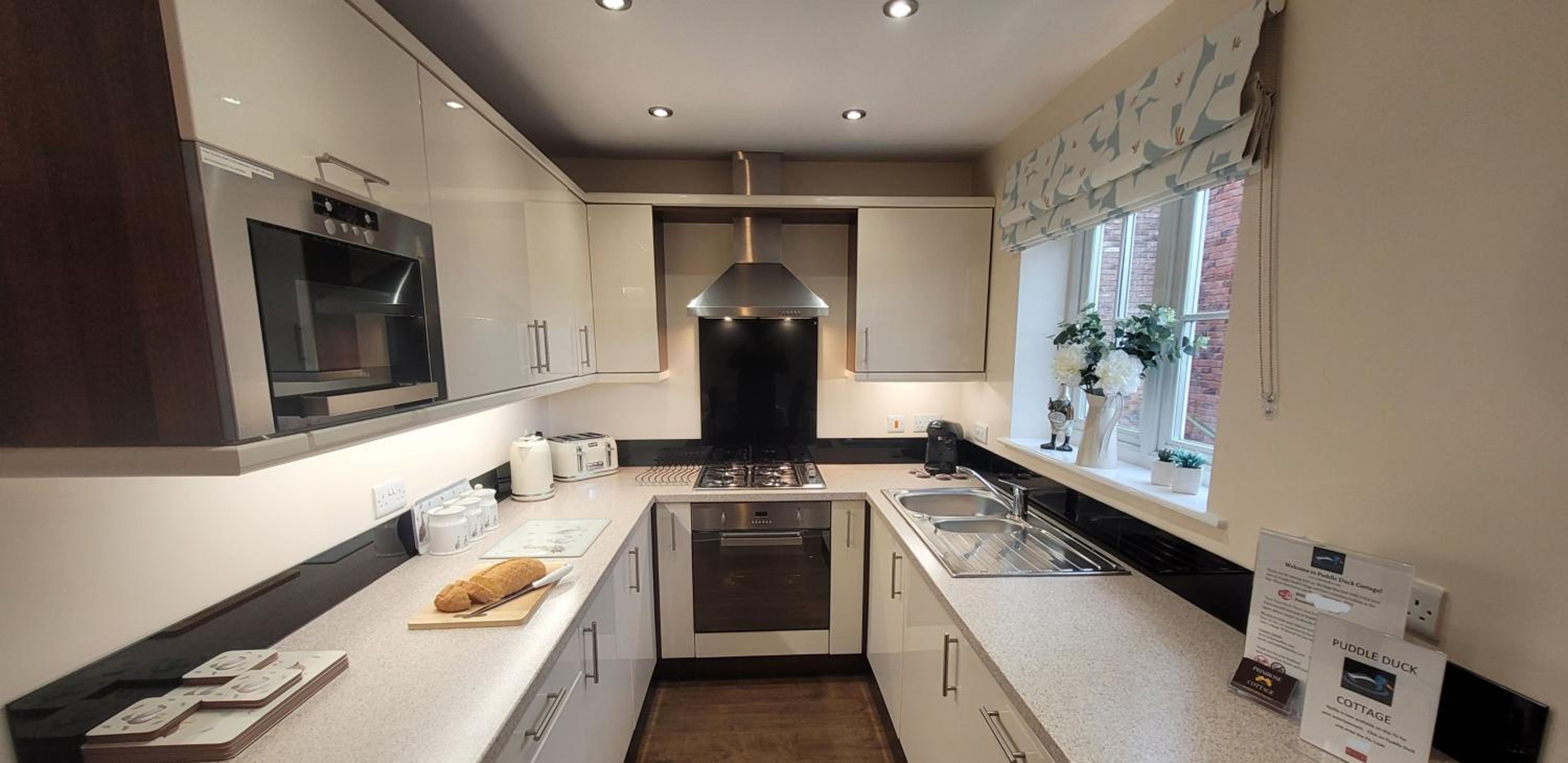 Puddleduck Cottage - Part of the The Bay Filey Holiday Village with pool, gym and direct beach access, pub, restaurant, tennis and meadows walks