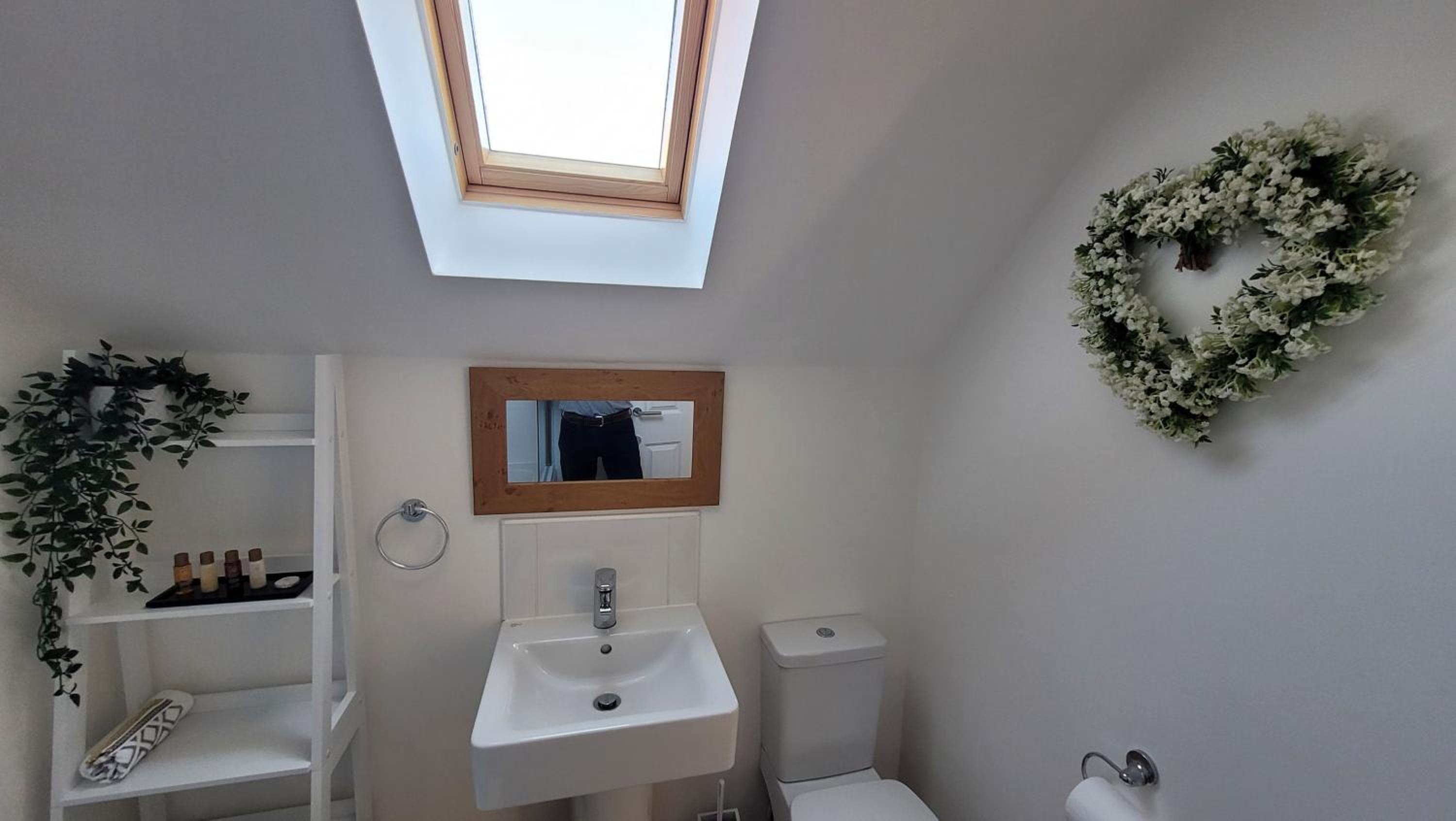 Puddleduck Cottage - Part of the The Bay Filey Holiday Village with pool, gym and direct beach access, pub, restaurant, tennis and meadows walks