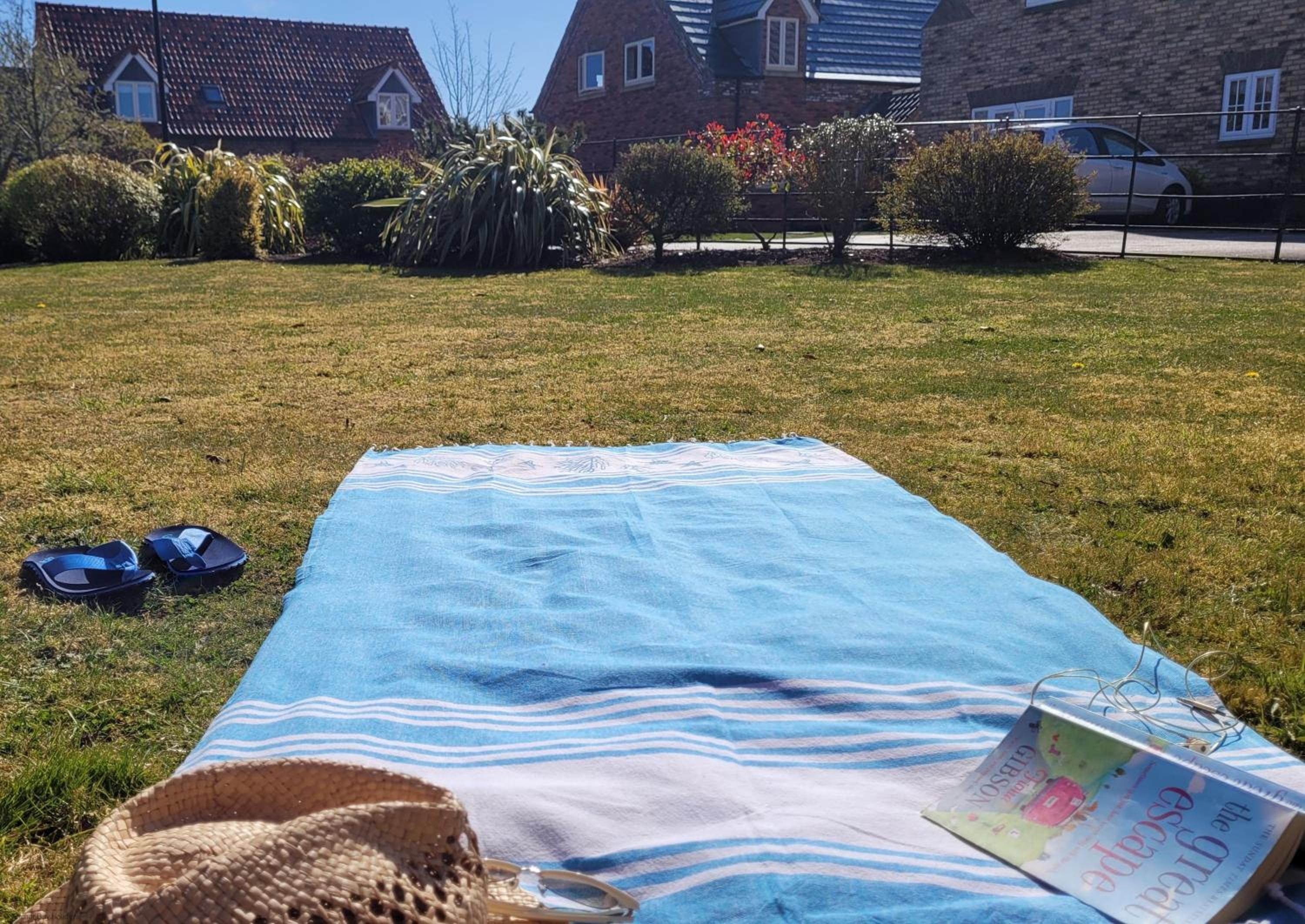 Puddleduck Cottage - Part of the The Bay Filey Holiday Village with pool, gym and direct beach access, pub, restaurant, tennis and meadows walks