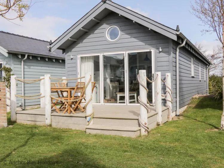 Sea-Renity - Part of the The Bay Filey Holiday Village with pool, gym and direct beach access, pub, restaurant, tennis and meadows walks view 2