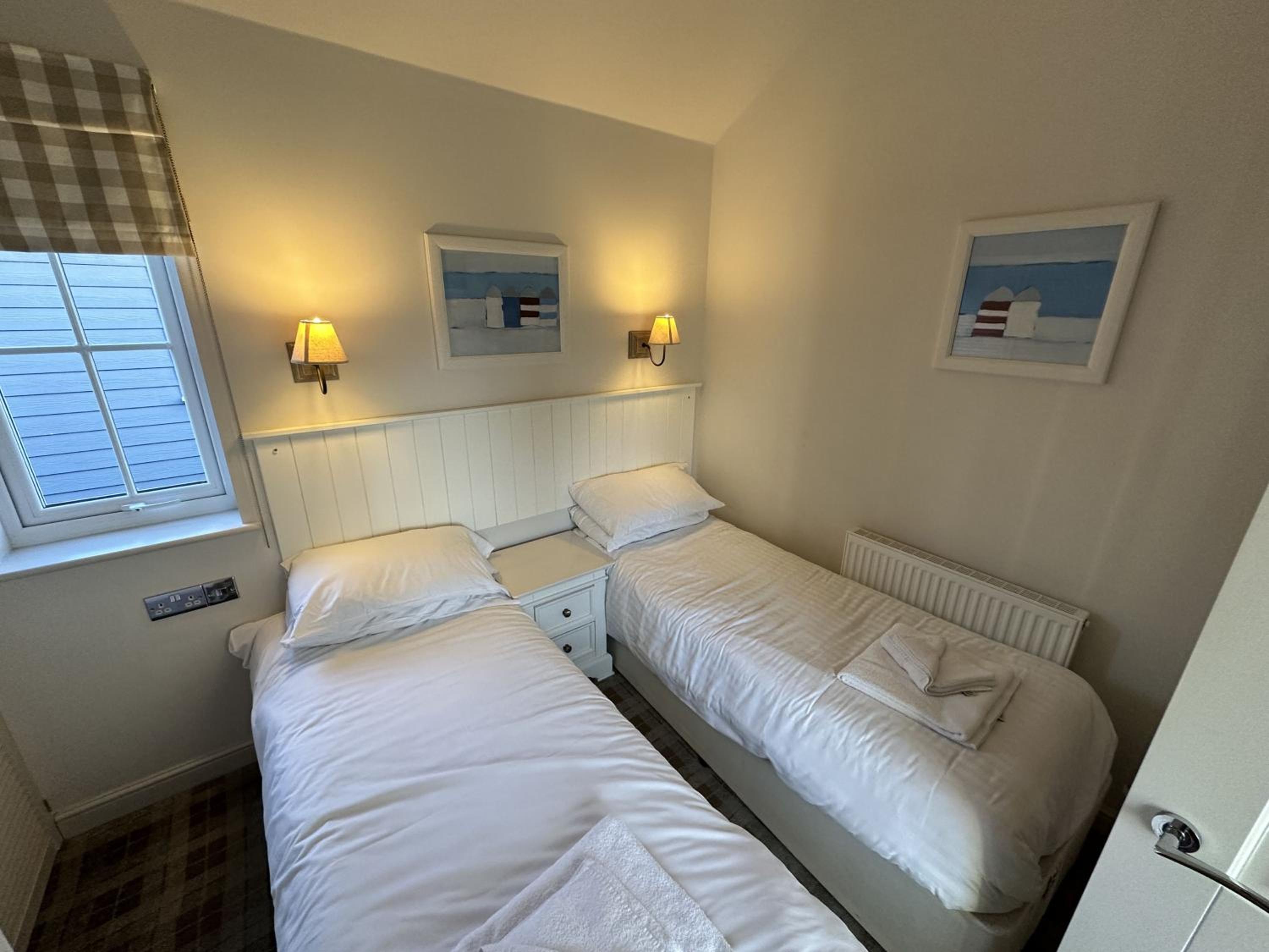 Trinity House - Part of the The Bay Filey Holiday Village with pool, gym and direct beach access, pub, restaurant, tennis and meadows walks