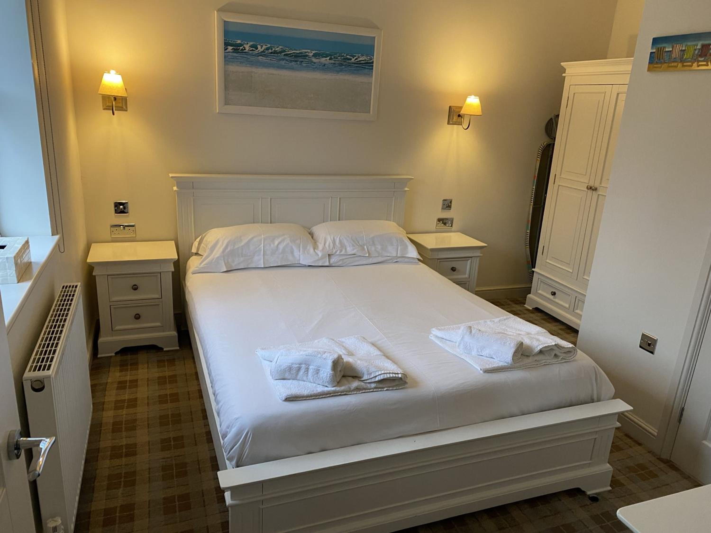 Trinity House - Part of the The Bay Filey Holiday Village with pool, gym and direct beach access, pub, restaurant, tennis and meadows walks
