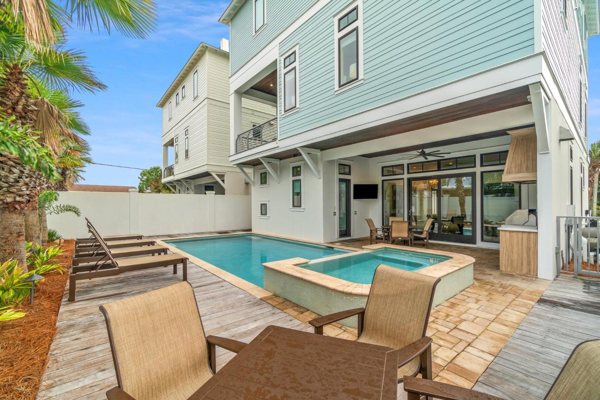 Coast Is Clear With Jetted Pool And Game Room view 4