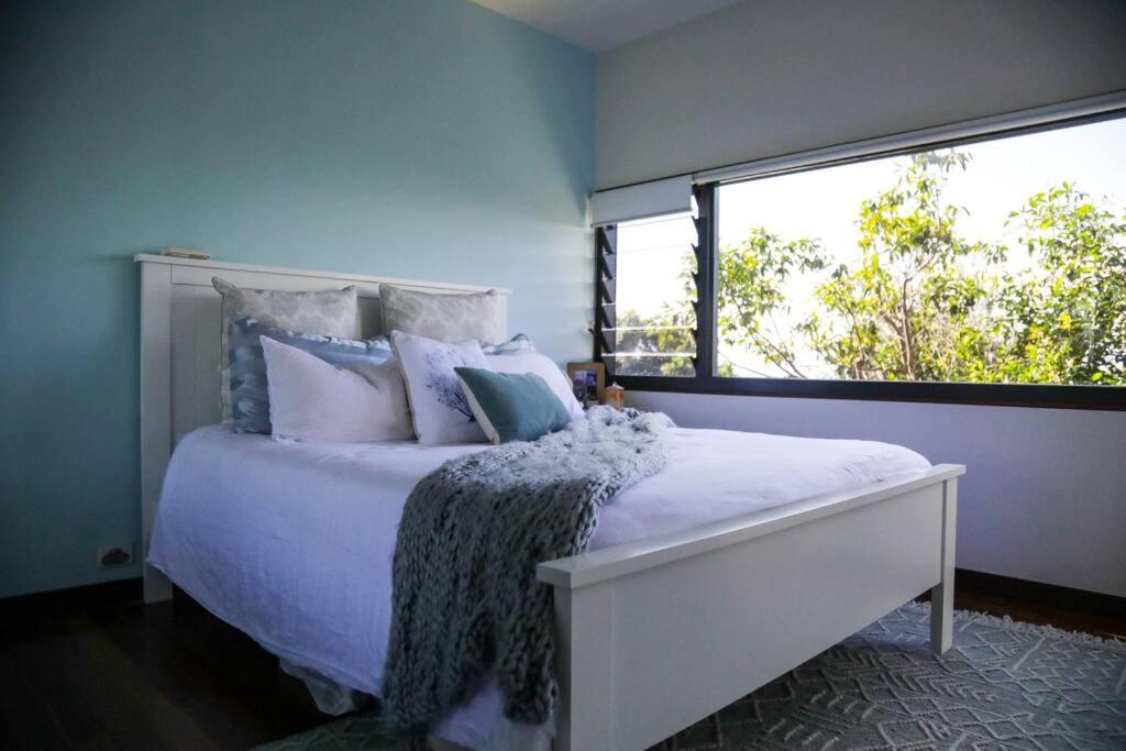 Banyandah + stunning ocean views + sleeps 8
