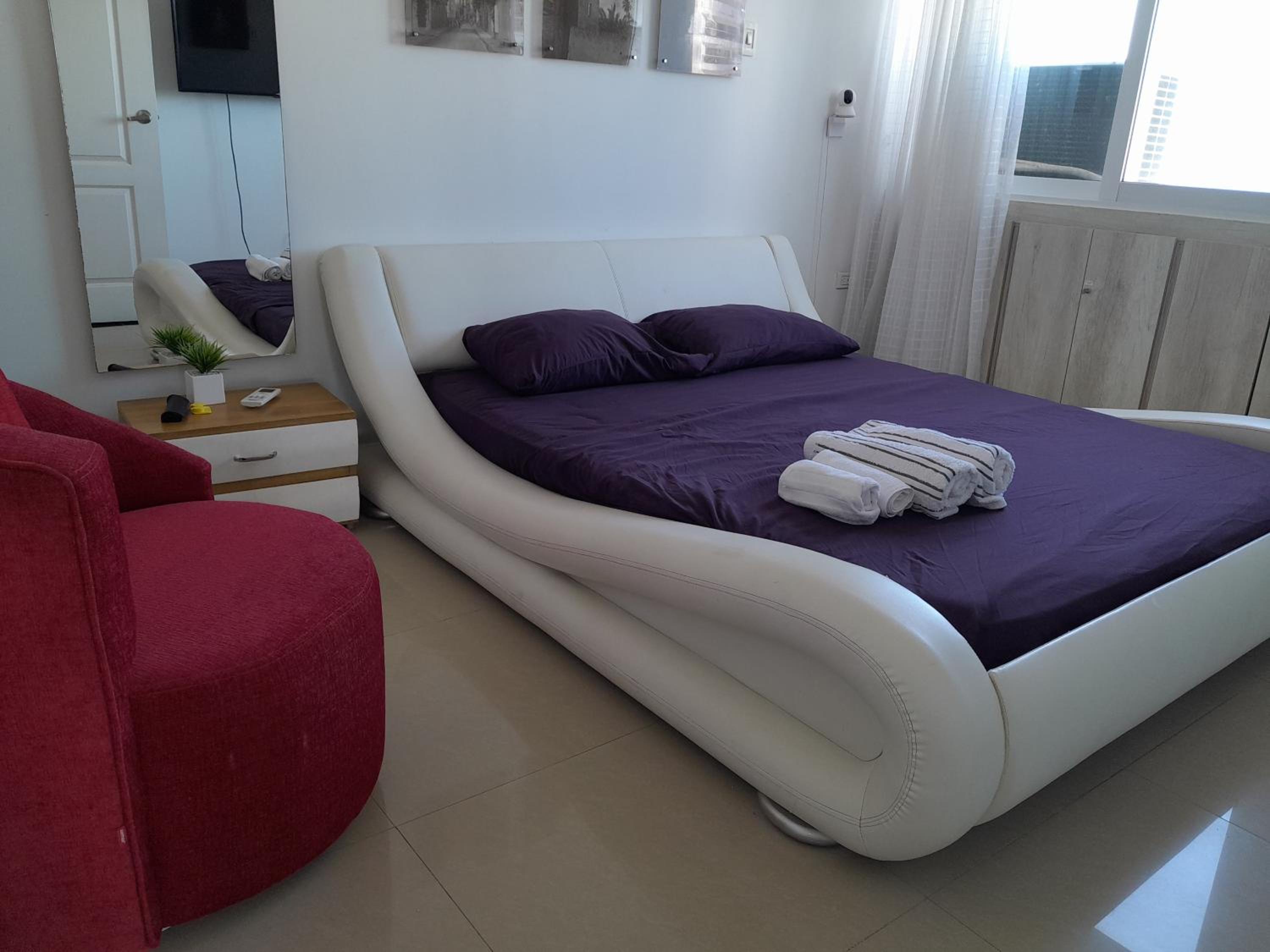 Oceanside 3-bedroom apartment in fun tourist area