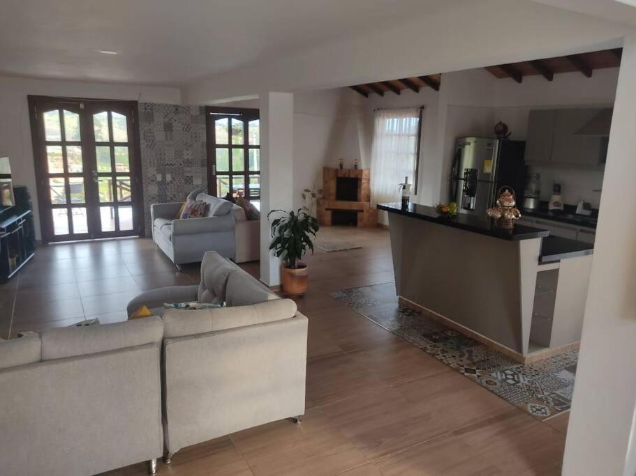Hermosa casa campestre con hidropiscina
