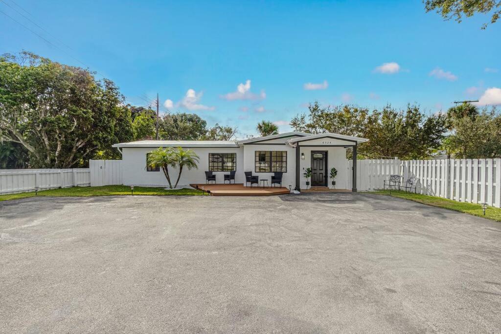 Hotel New The Bungalow Jupiter! - Moremoments Rentals