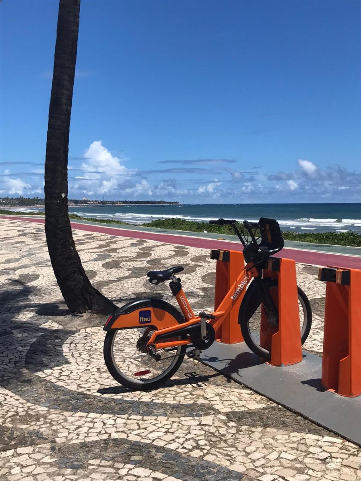 FLAT ENCANTADOR A UM PASSO DA PRAIA