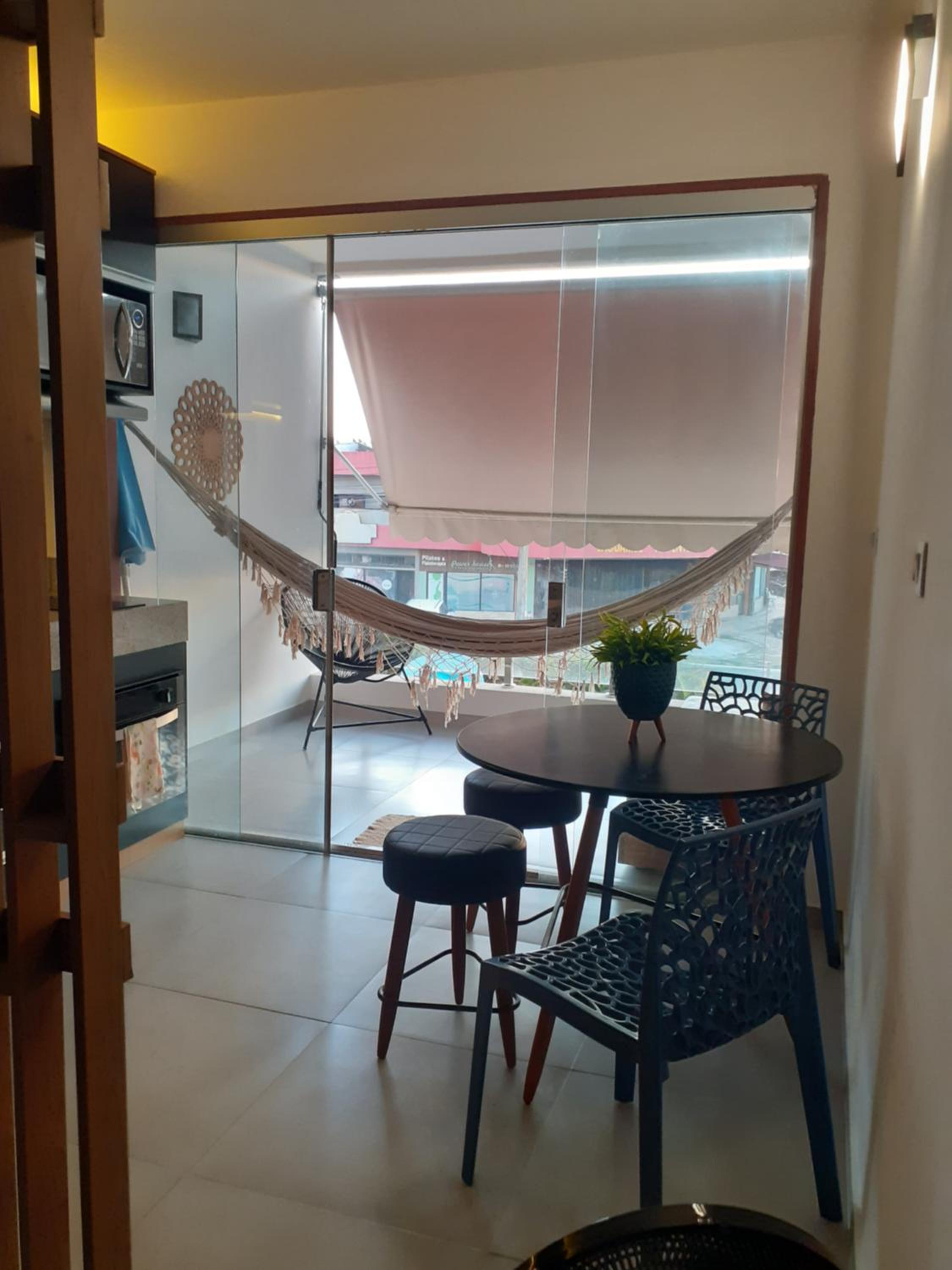 FLAT ENCANTADOR A UM PASSO DA PRAIA