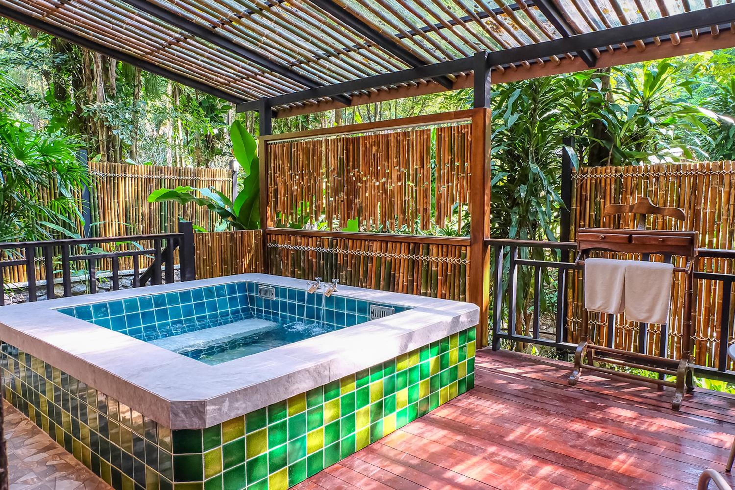 Home Phutoey River Kwai Hotspring & Nature Resort