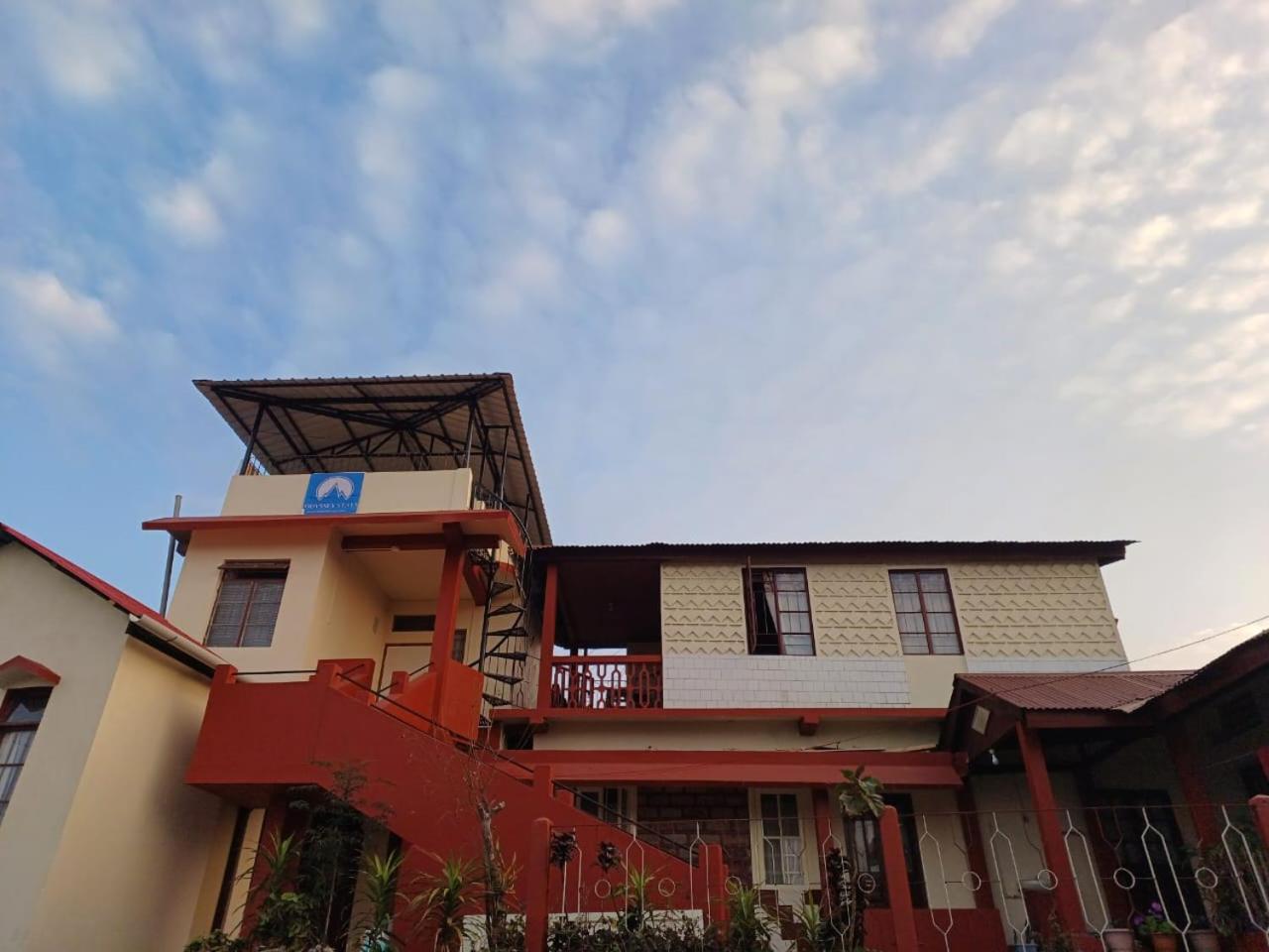 Odyssey's Pateng Homestay, Cherrapunji view 4