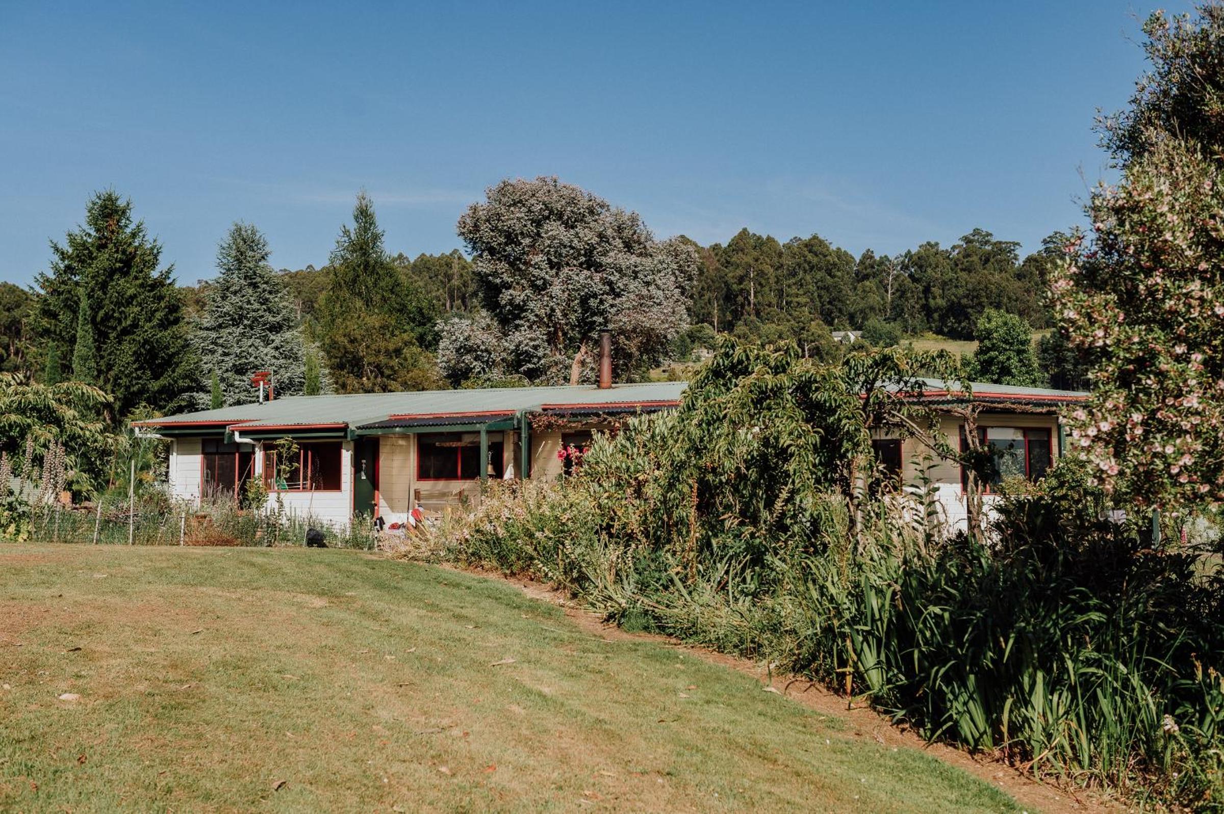 Fleurty's Point Cottage at Franklin South, Huon Valley, Tasmania