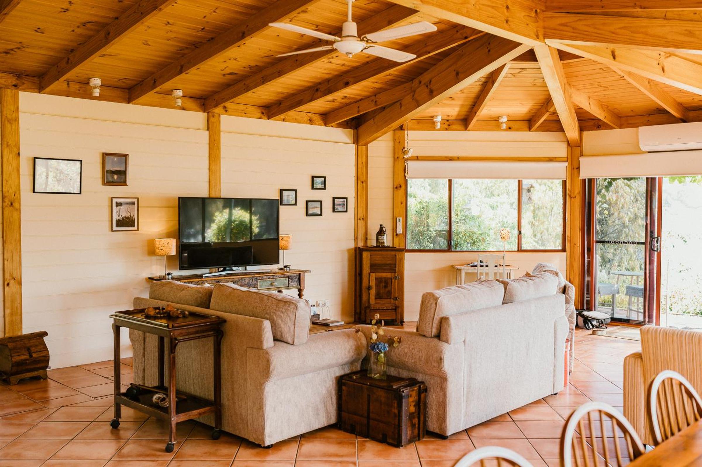 Fleurty's Point Cottage at Franklin South, Huon Valley, Tasmania