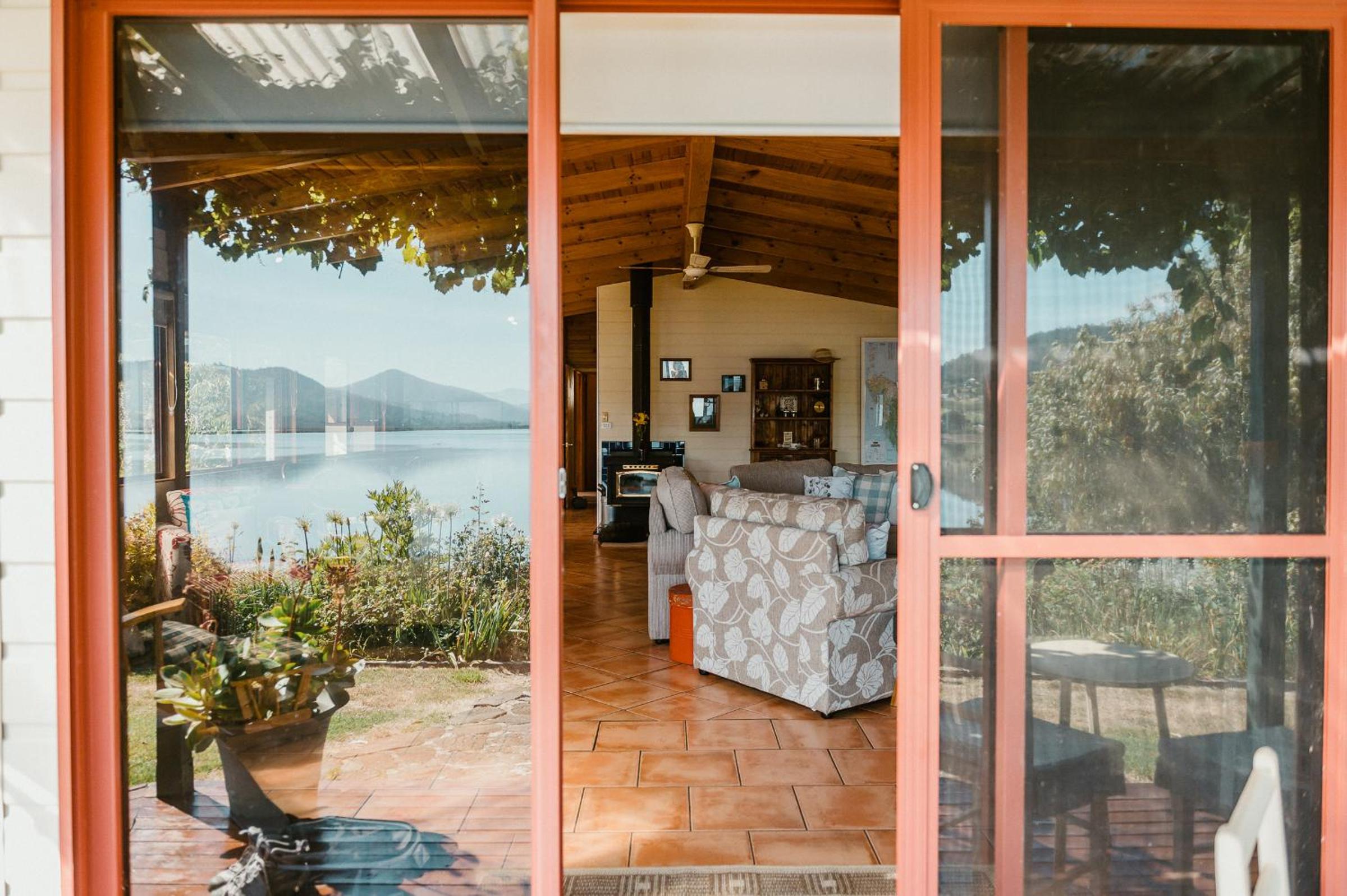Fleurty's Point Cottage at Franklin South, Huon Valley, Tasmania