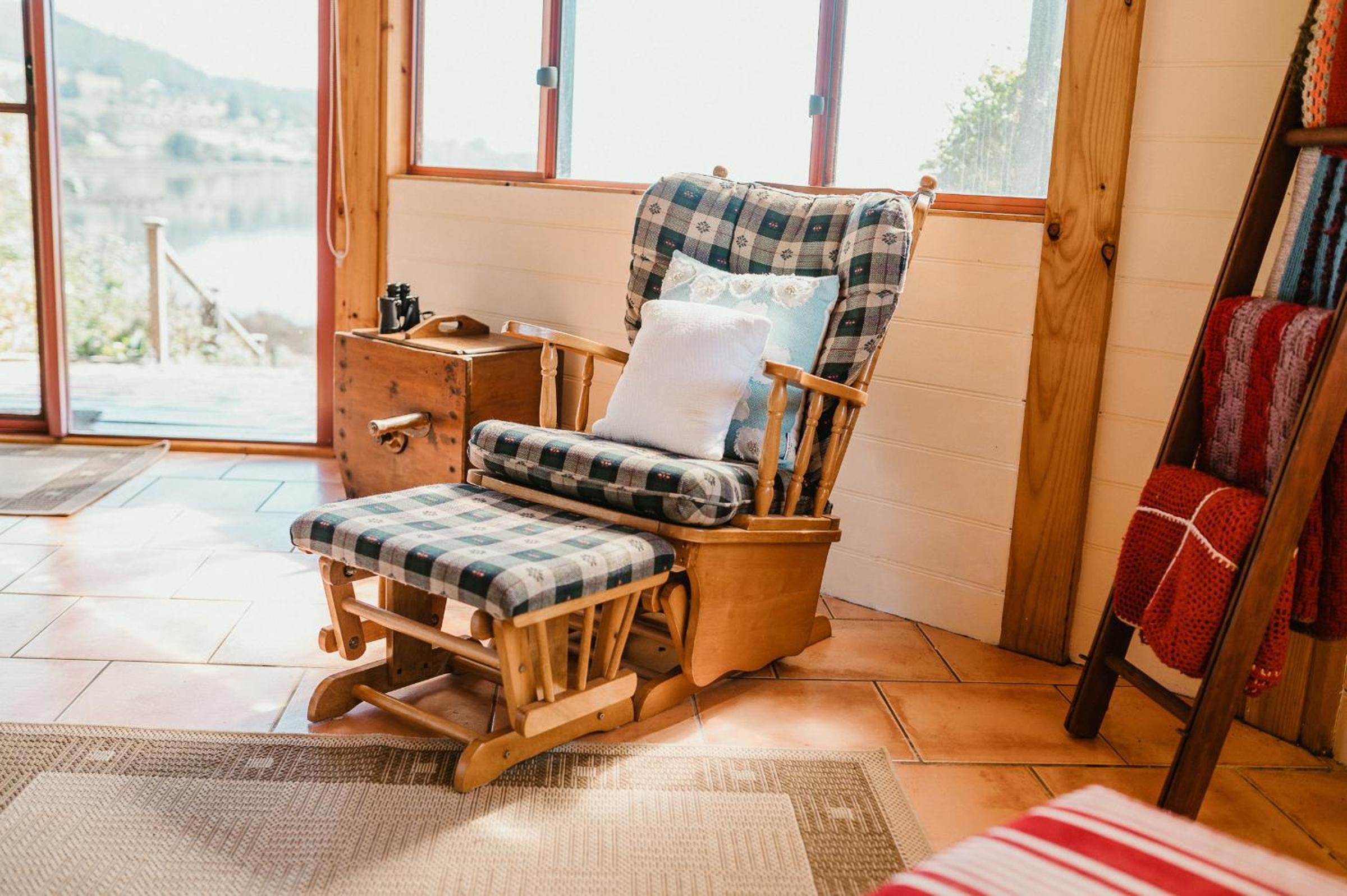 Fleurty's Point Cottage at Franklin South, Huon Valley, Tasmania