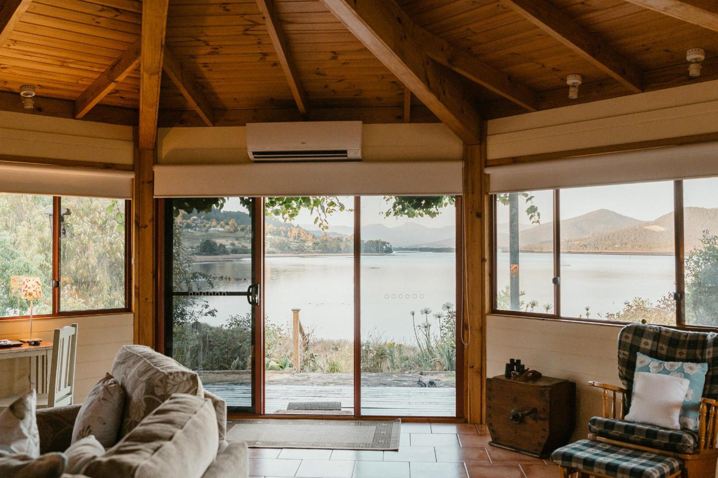 Fleurty's Point Cottage at Franklin South, Huon Valley, Tasmania