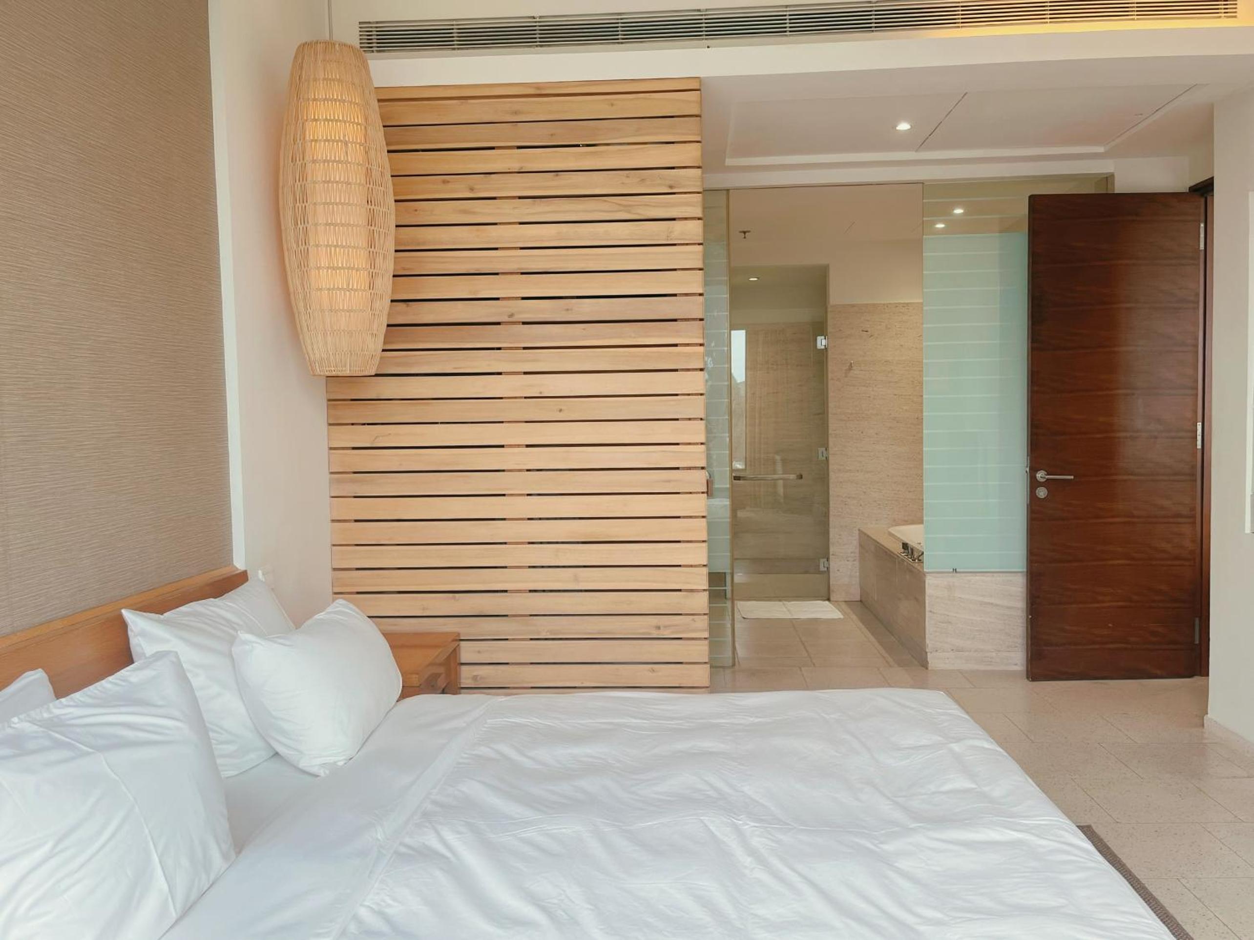Luxury Beach Resort Apartments & Villas view 2