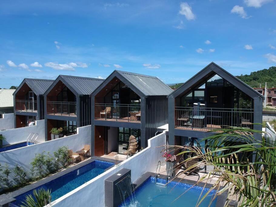 Hotel Hidden Haven Subic Villa w/ Infinity Pool - Image 1