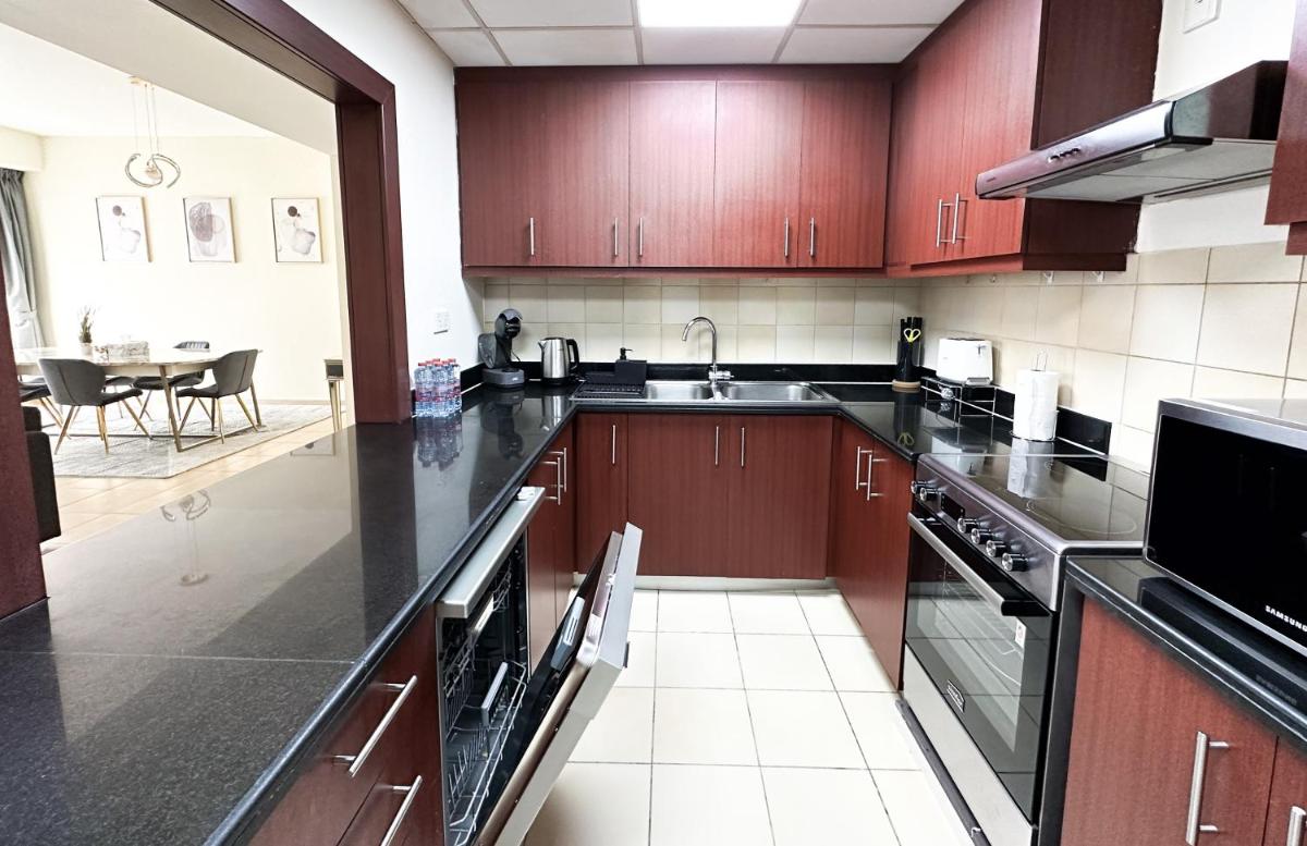 HAPPY SEASON - JBR apartments, Beach Front, Top furnished