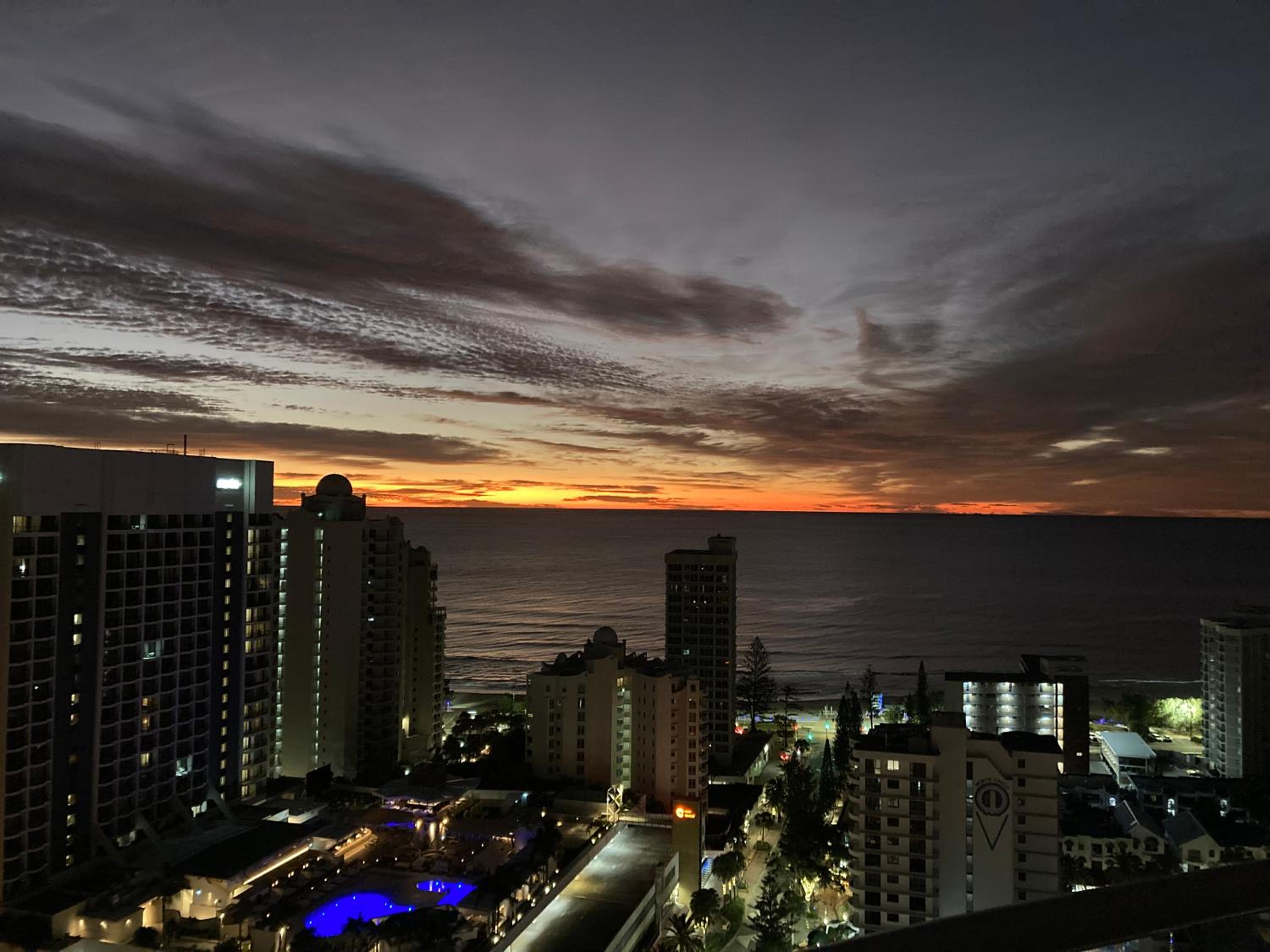 Stunning Apartment Best Ocean Views Surfers