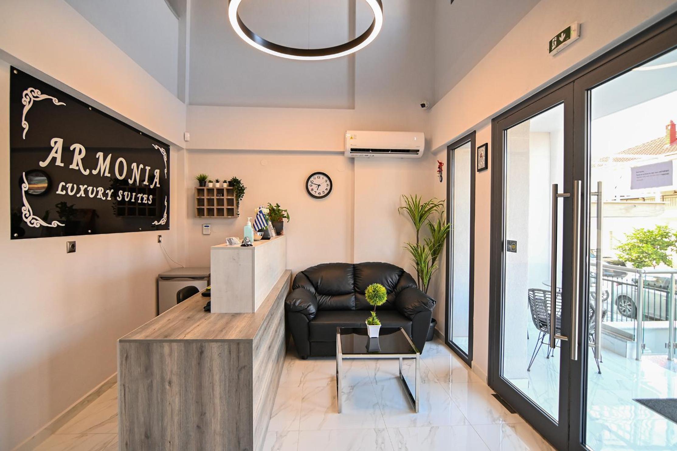 Armonia Luxury Suites